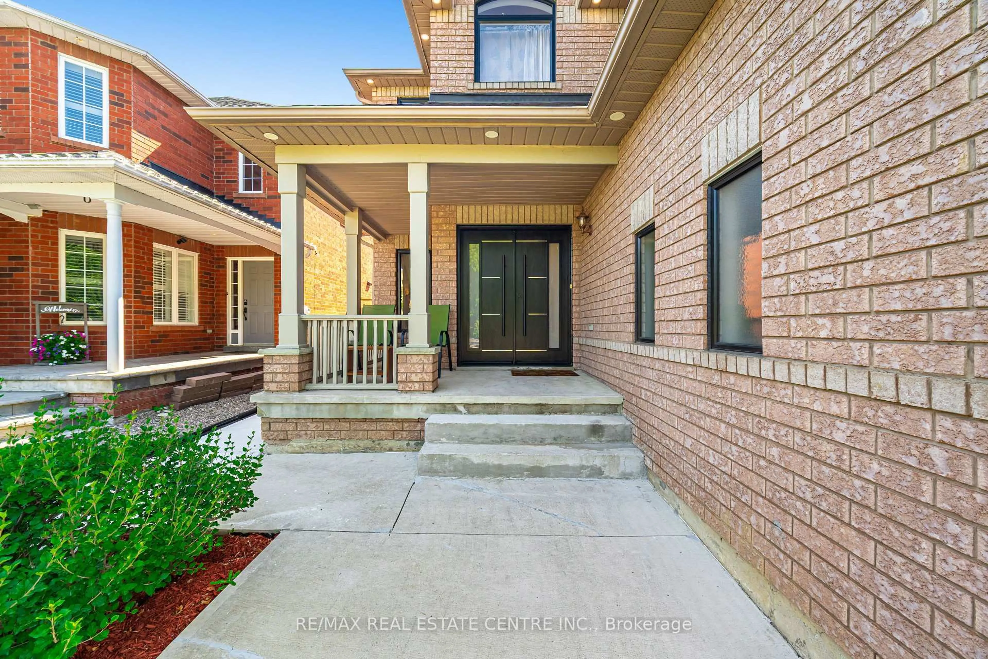 Home with brick exterior material, street for 46 Lakefield Rd, Brampton Ontario L7A 1W6