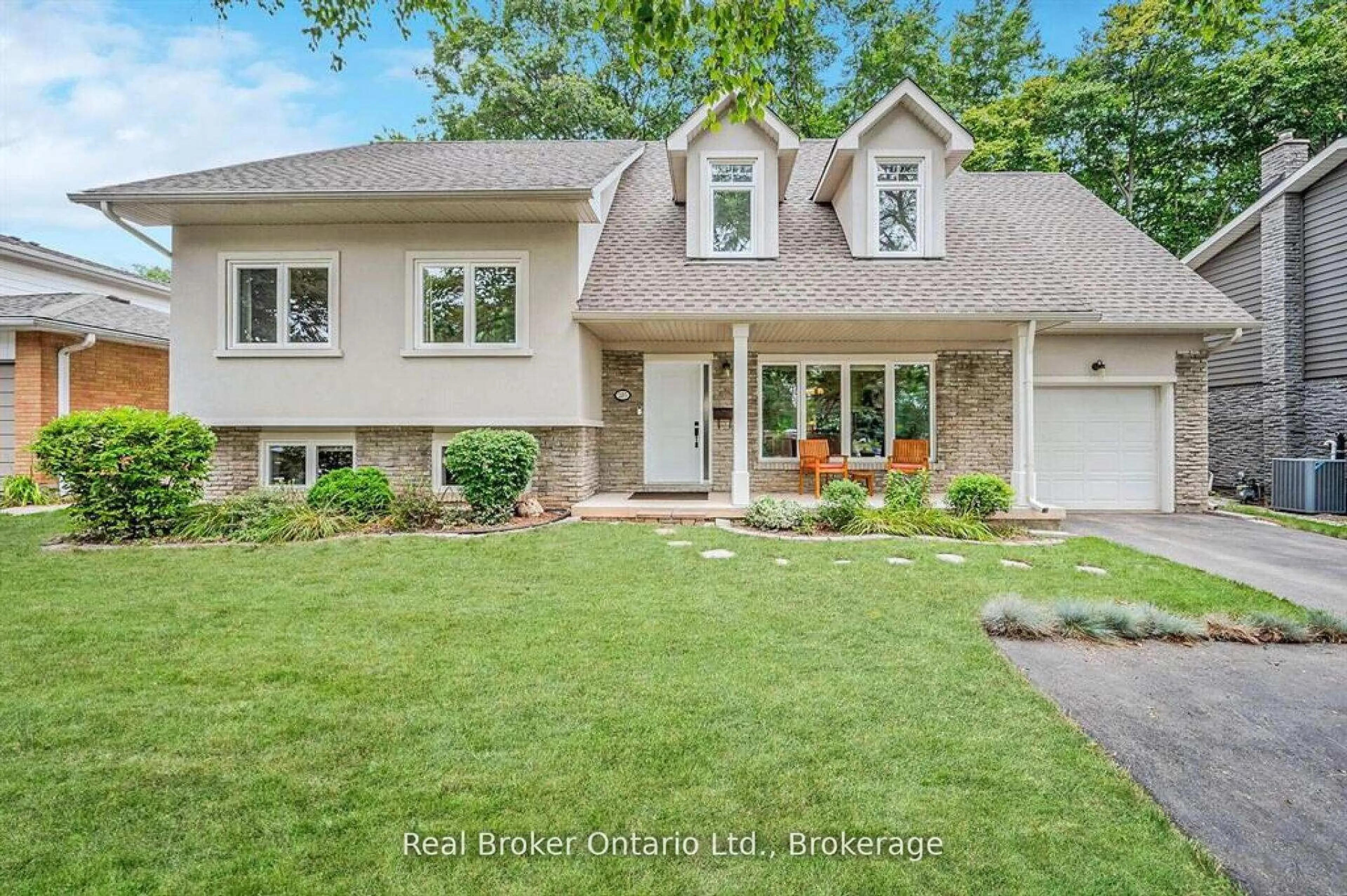 Home with brick exterior material, street for 285 Surrey Dr, Oakville Ontario L6L 3T6