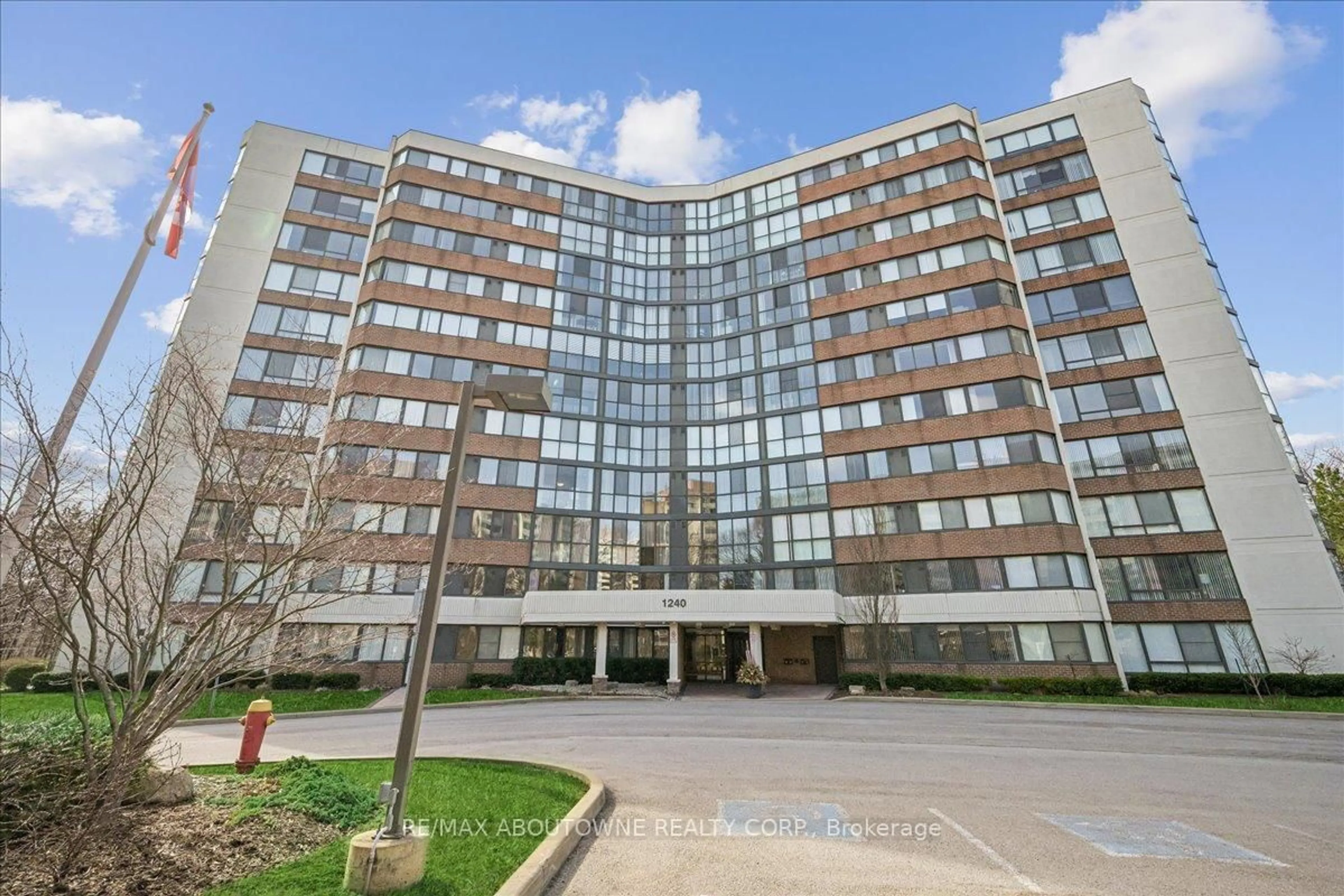 Unknown for 1240 Marlborough Crt #605, Oakville Ontario L6H 3K7