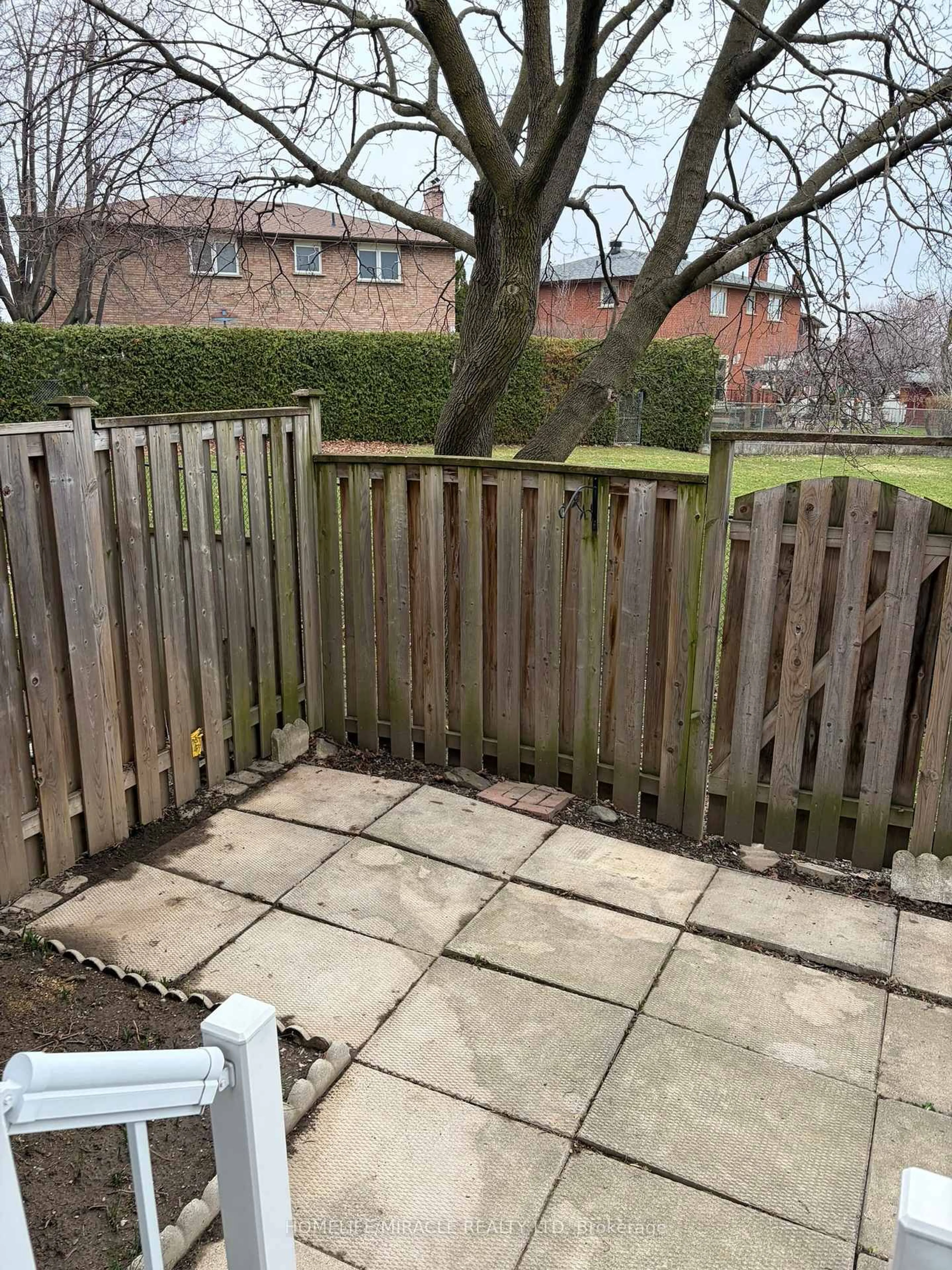 Patio, street for 400 Bloor St #58, Mississauga Ontario L5A 3M8