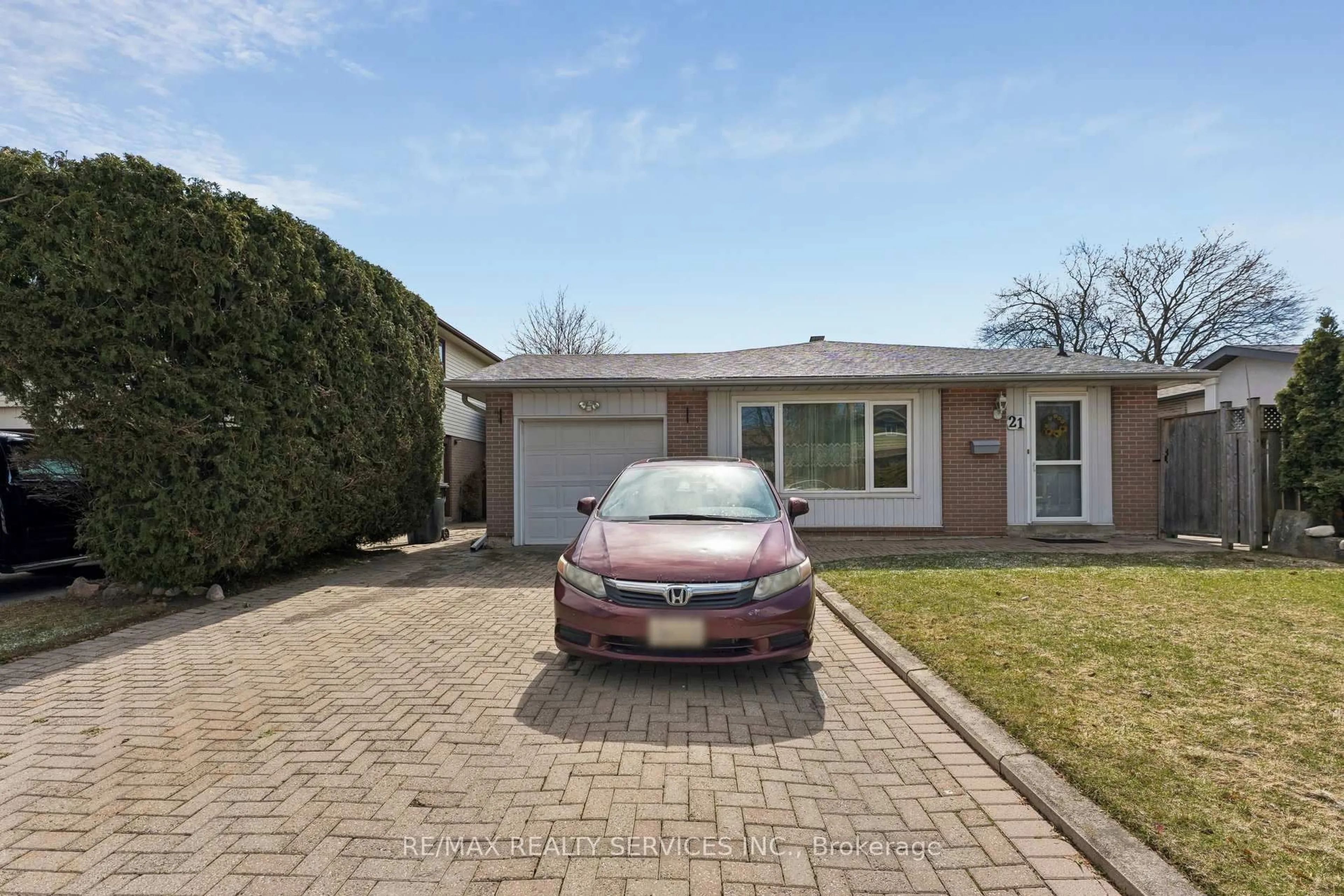 Unknown for 21 Willis Dr, Brampton Ontario L6W 1A8