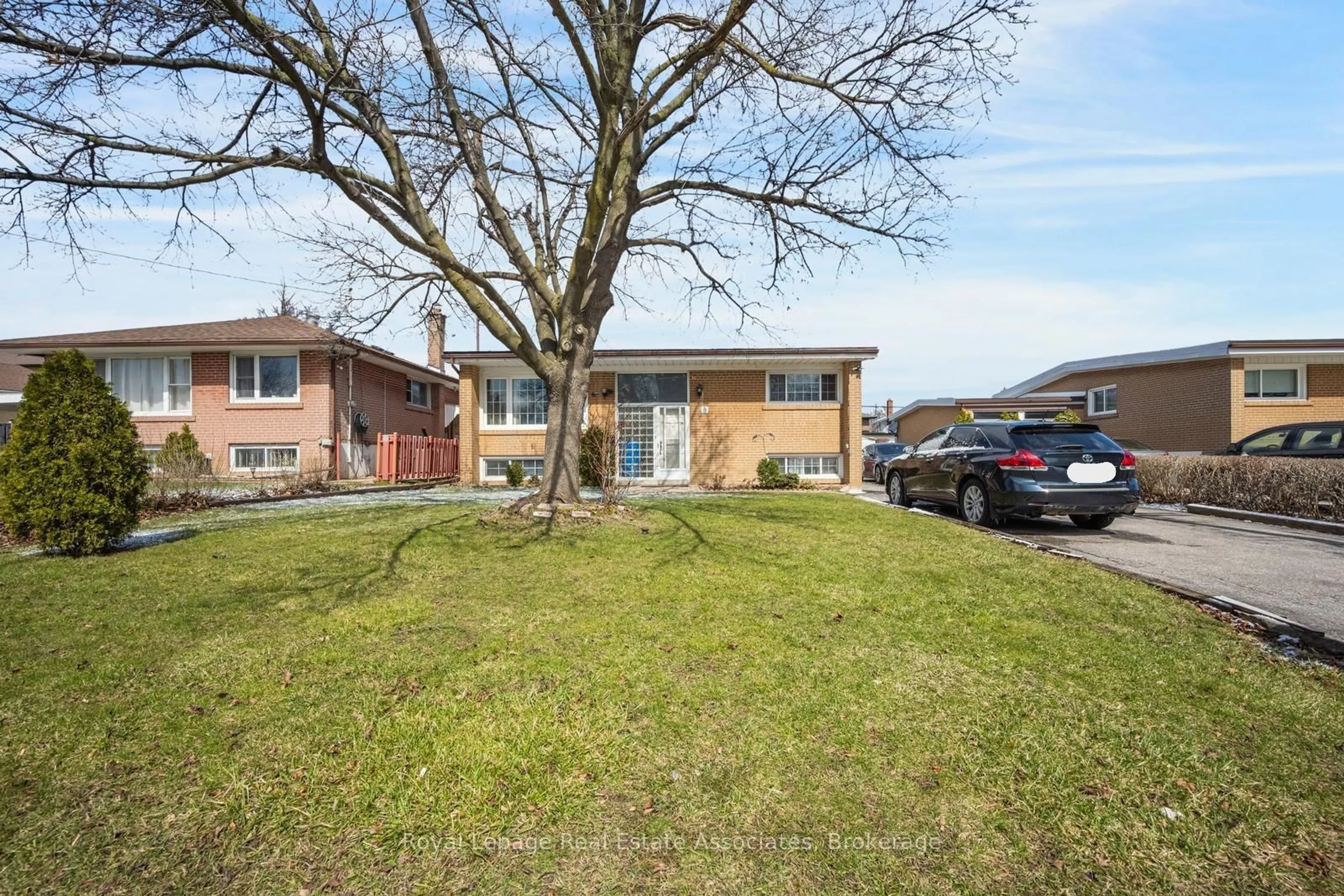 A pic from outside/outdoor area/front of a property/back of a property/a pic from drone, street for 8 Caulfield Rd, Toronto Ontario M9W 1W8