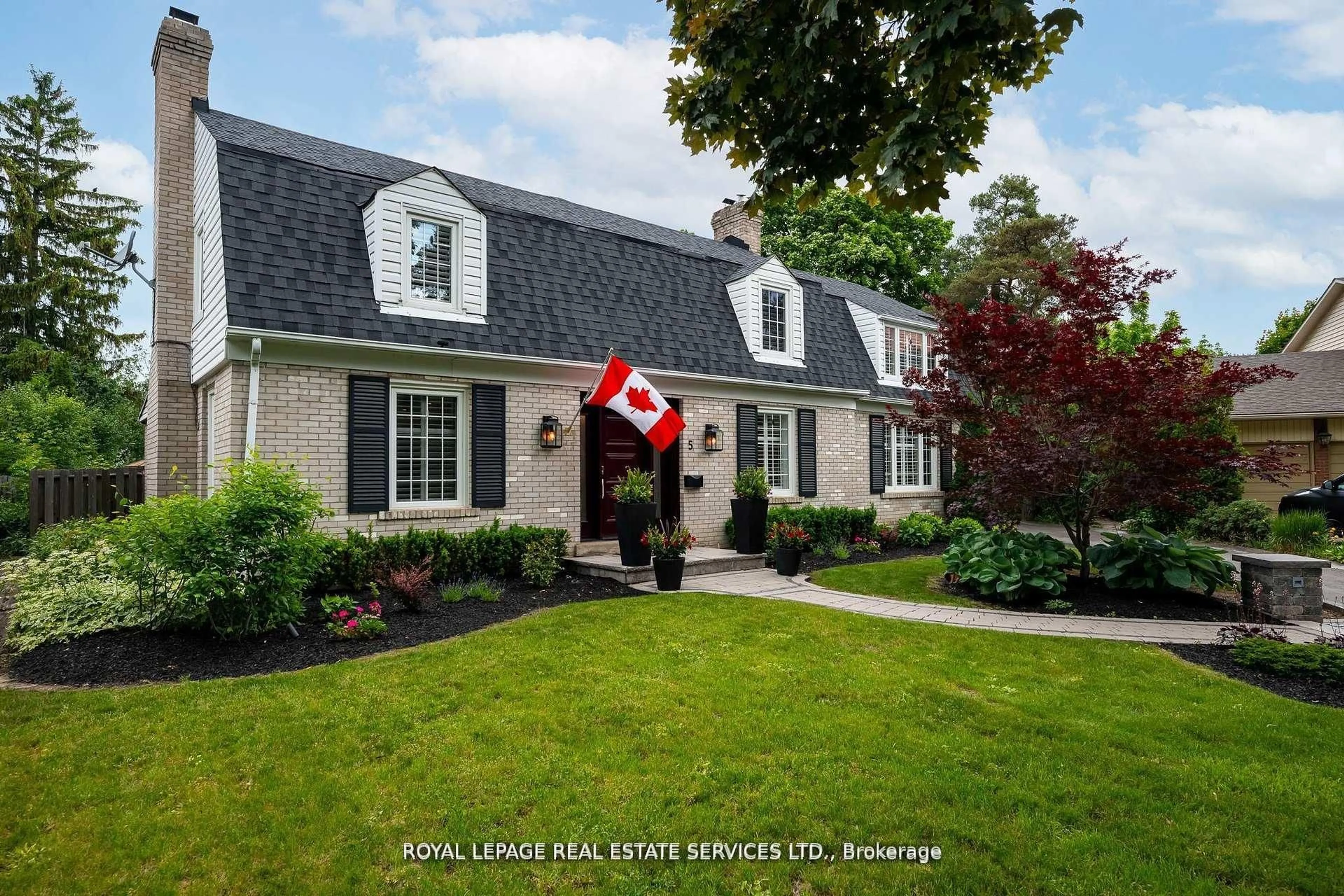 Home with brick exterior material, street for 5 Pine Ridge Lane, Brampton Ontario L6W 1G6