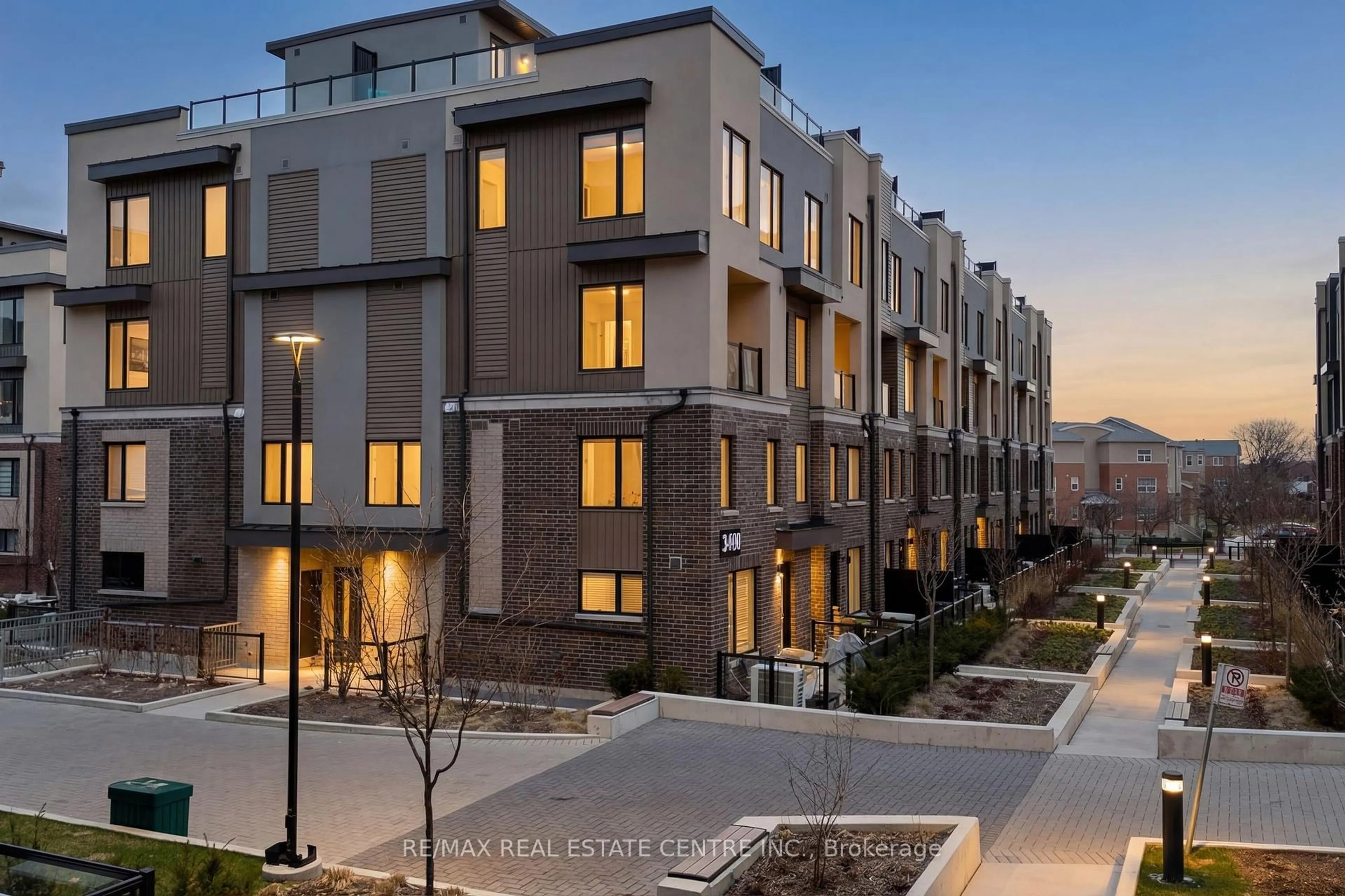 Patio, unknown for 3409 Ridgeway Dr #18, Mississauga Ontario L5L 0B9