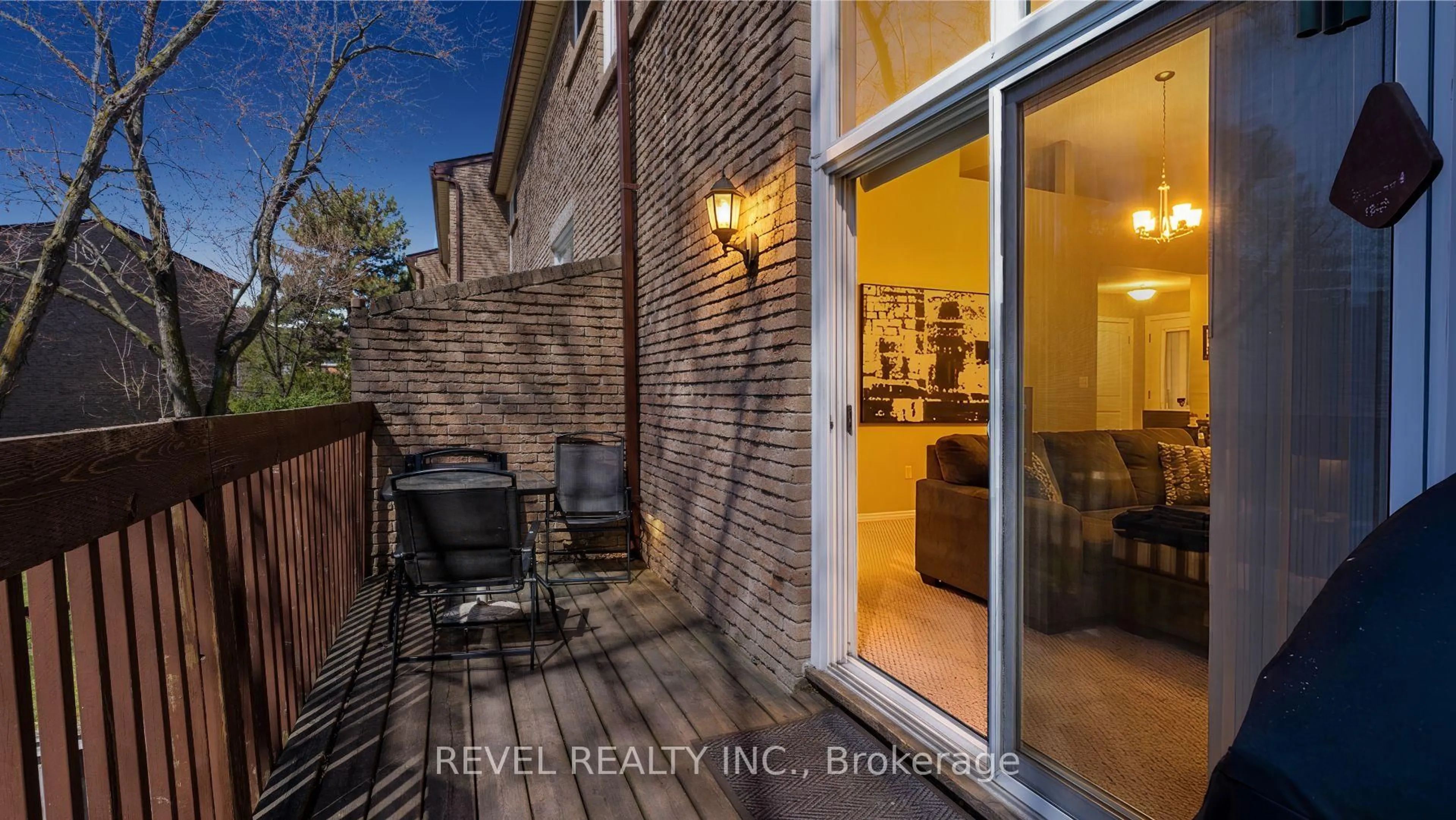 Patio, street for 661 Childs Dr #84, Milton Ontario L9T 3V7