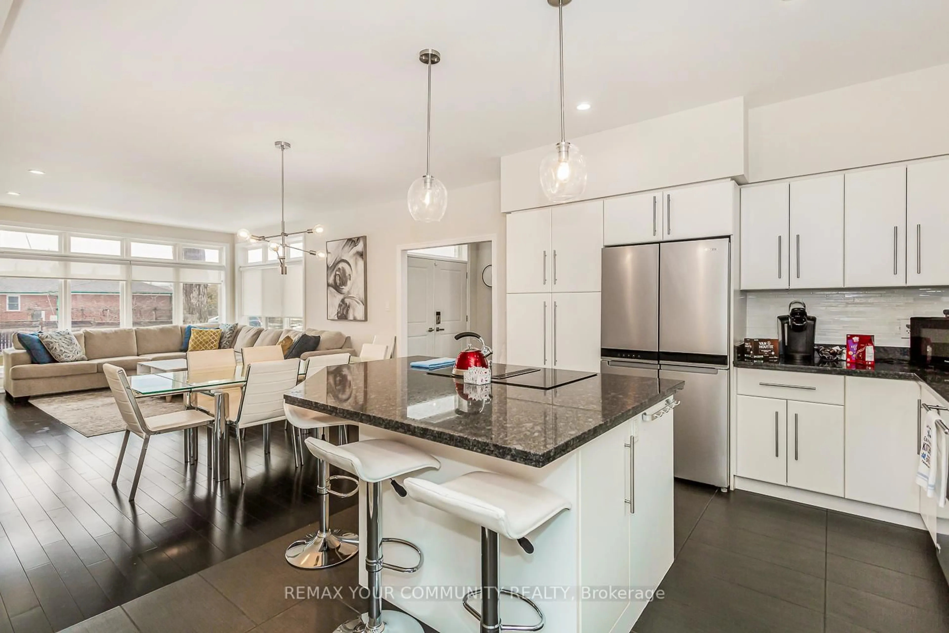 Open concept kitchen, ceramic/tile floor for 338 Woodale Ave, Oakville Ontario M9R 2R6