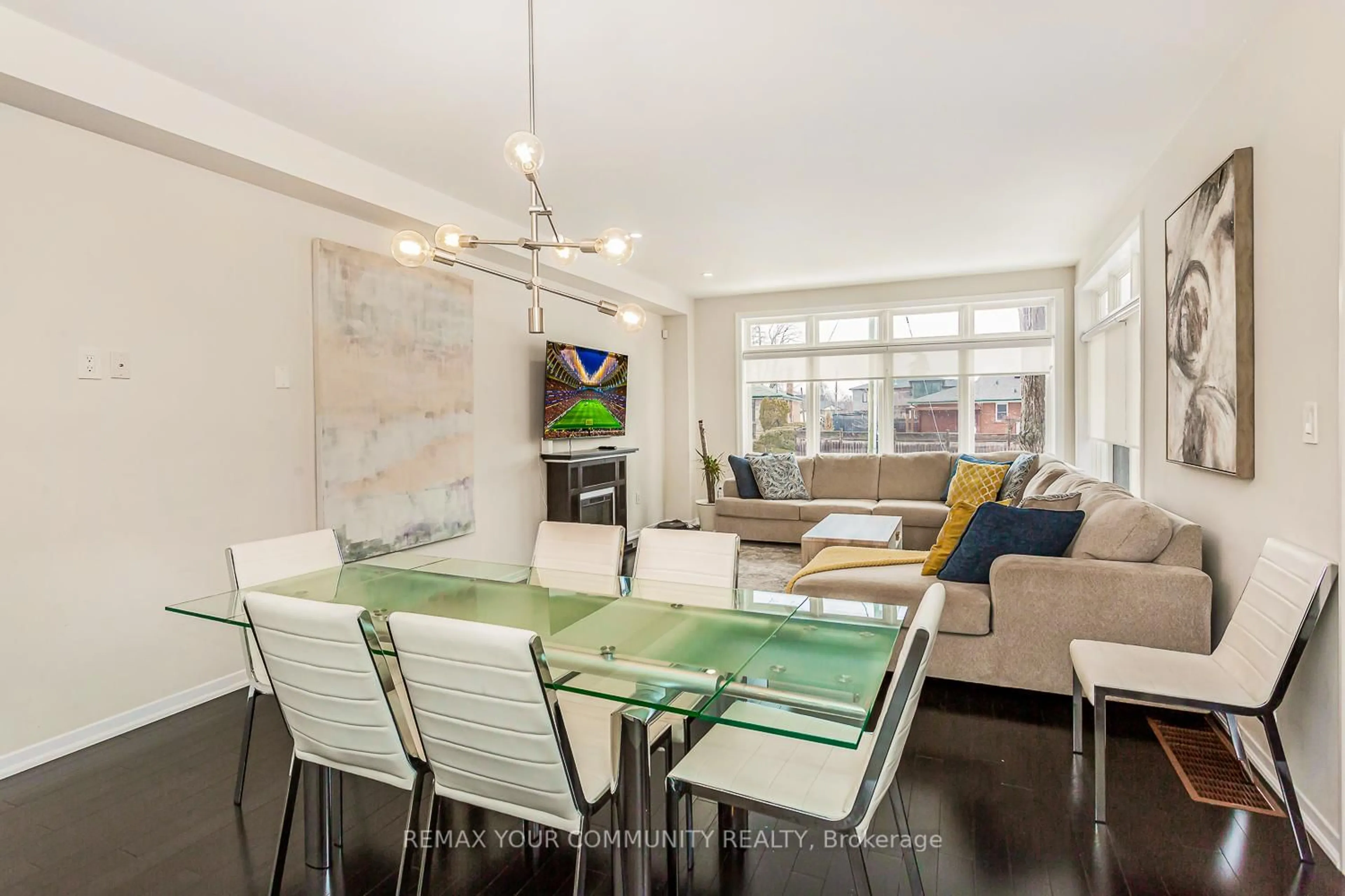 Unknown for 338 Woodale Ave, Oakville Ontario M9R 2R6