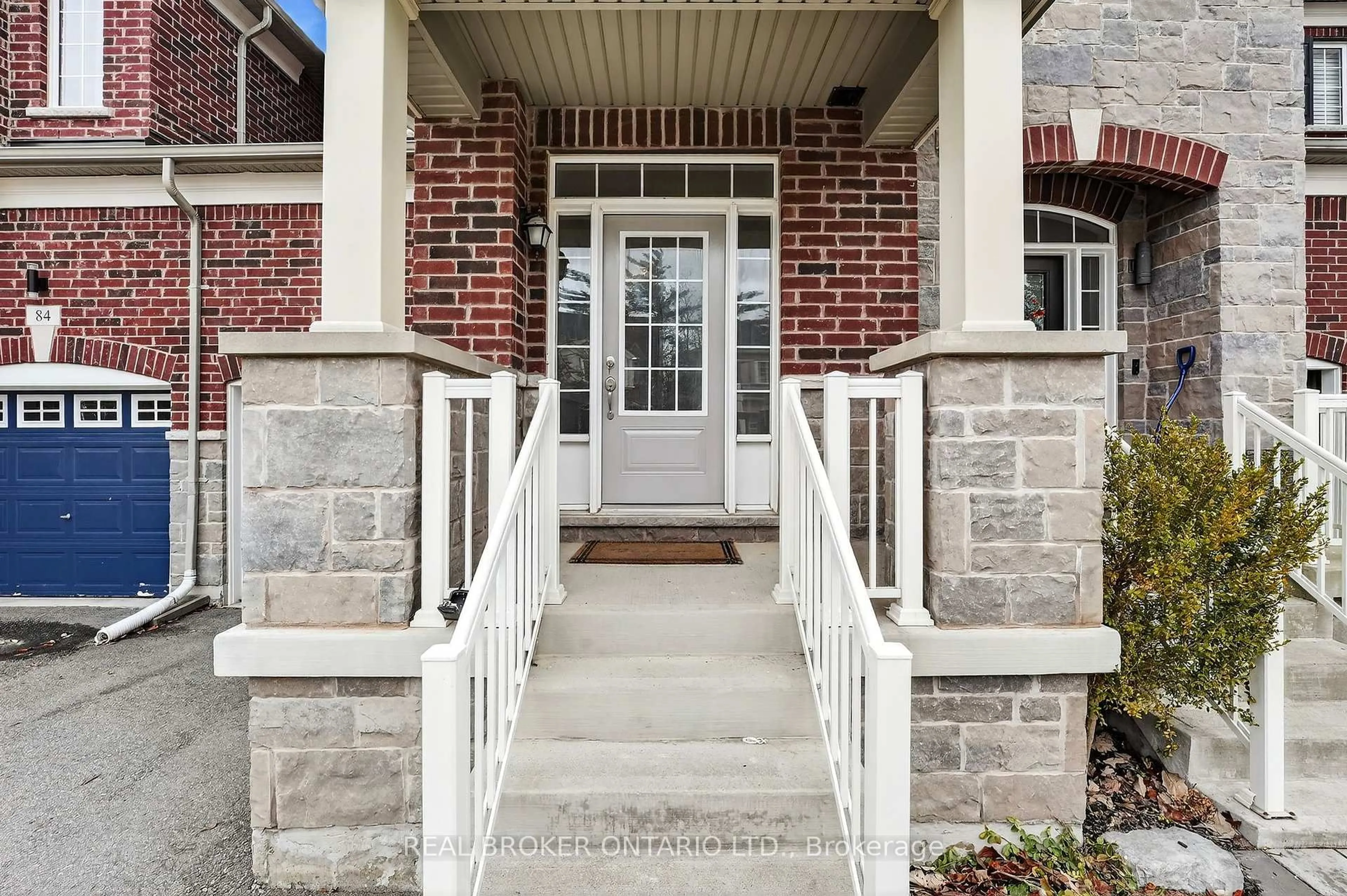 Home with brick exterior material, street for 82 Upper Canada Crt, Halton Hills Ontario L7G 0L2