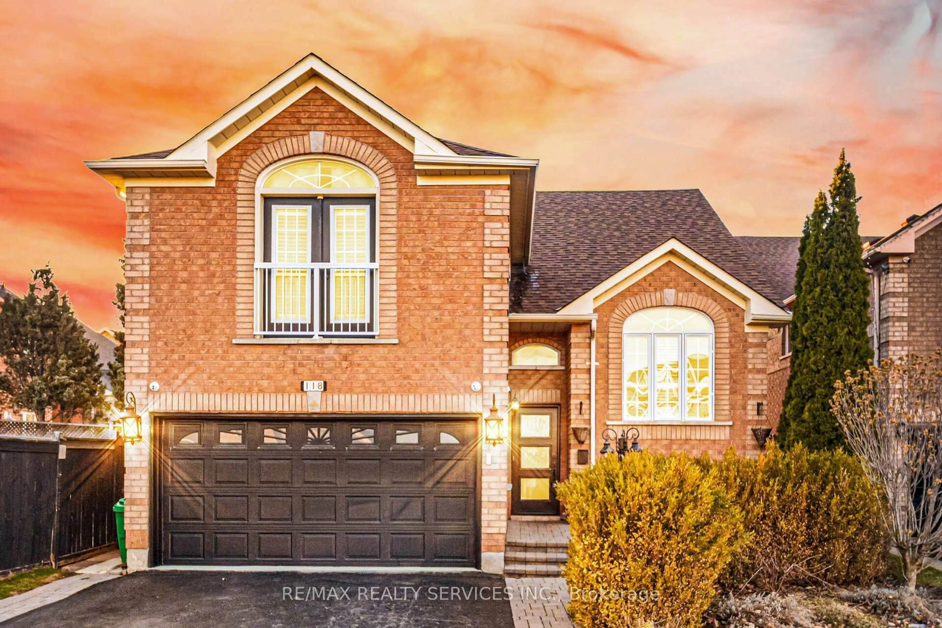 Home with brick exterior material, street for 118 Van Scott Dr, Brampton Ontario L7A 1N4