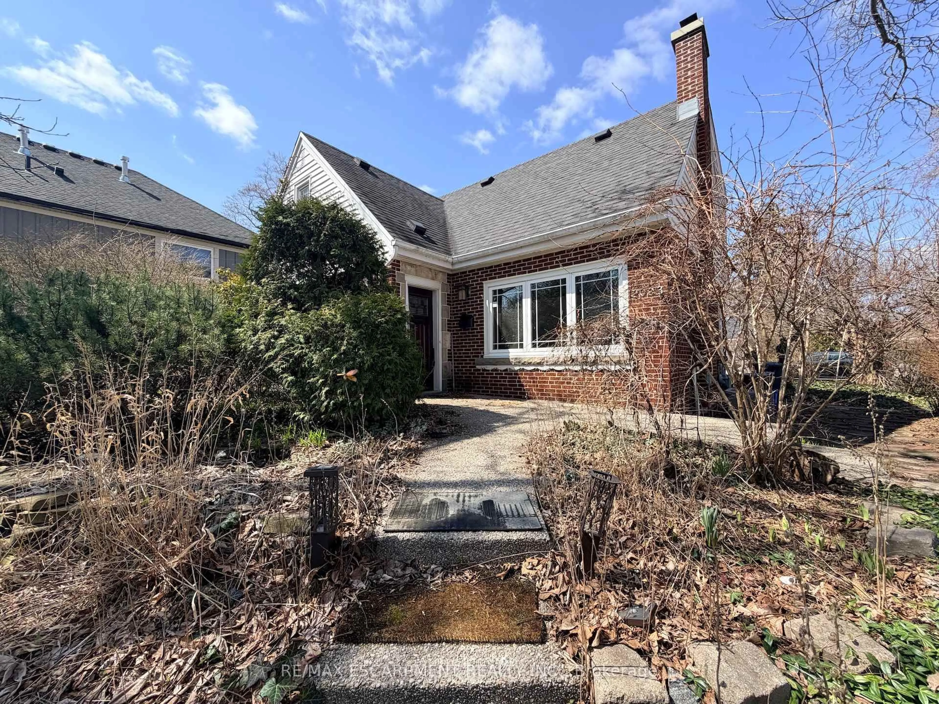 Unknown for 2093 Victoria Ave, Burlington Ontario L7R 1R5