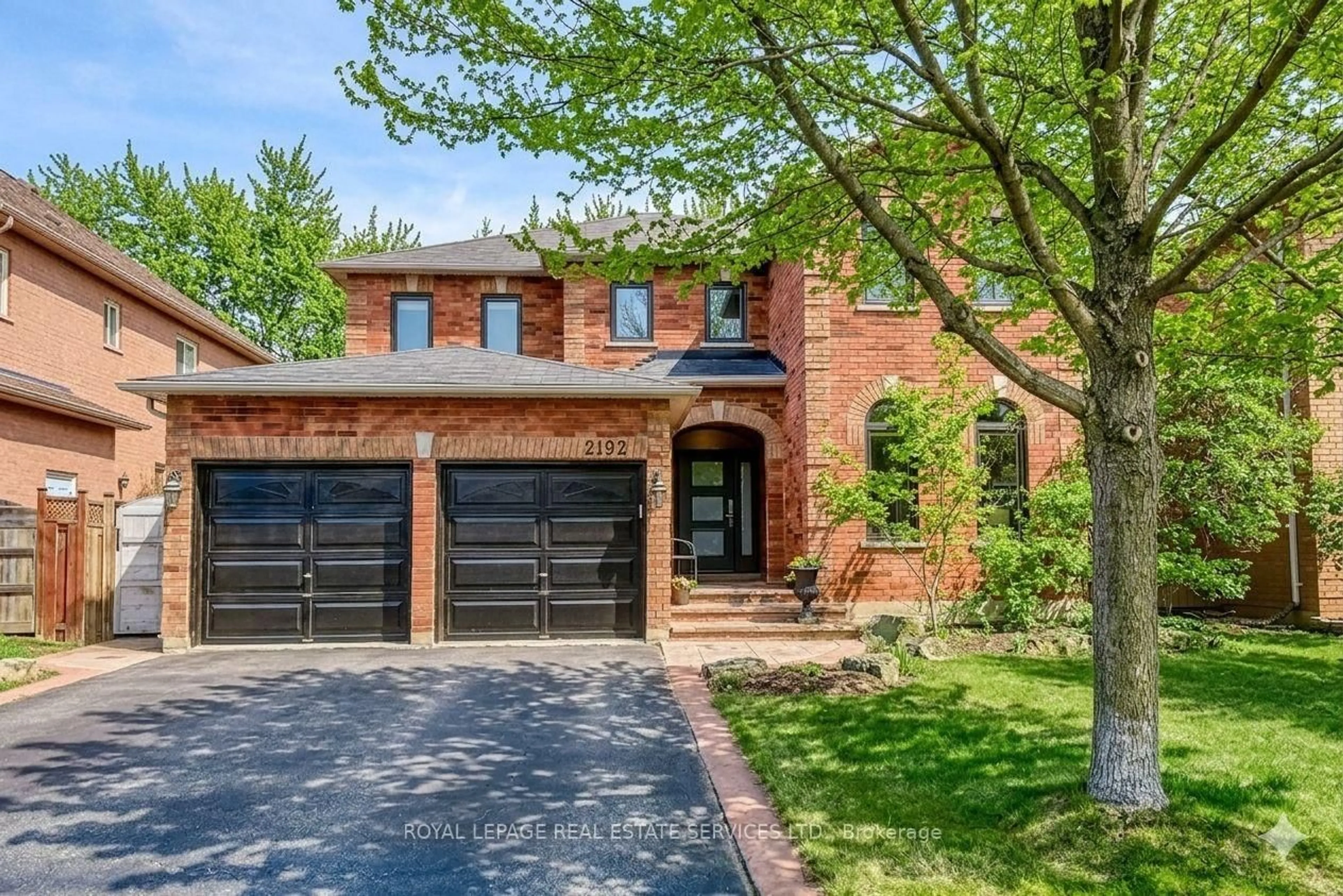 Home with brick exterior material, street for 2192 Grand Ravine Dr, Oakville Ontario L6H 6B2