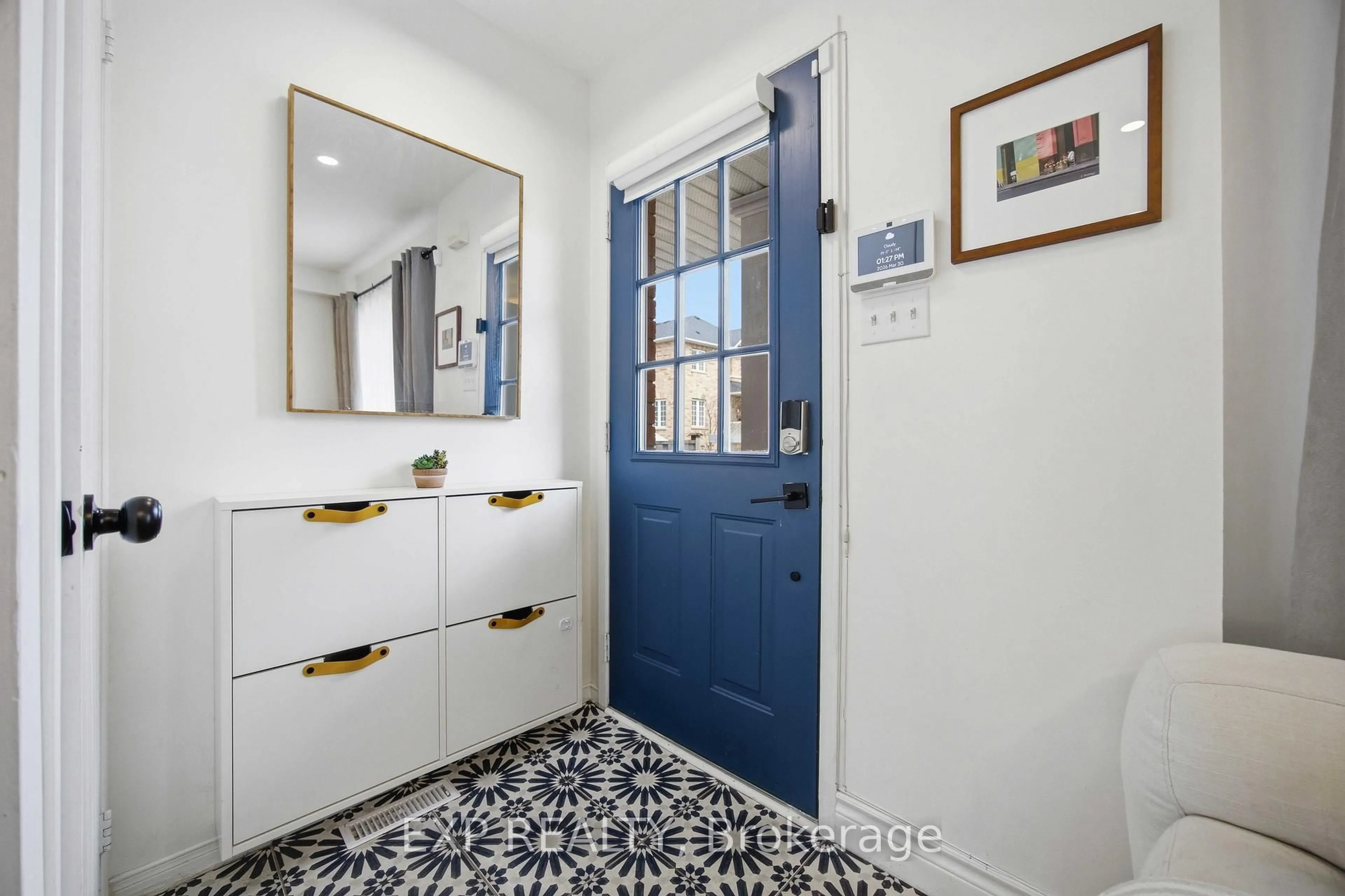 Indoor entryway for 91 Weston Rd #66, Toronto Ontario M6N 5H4