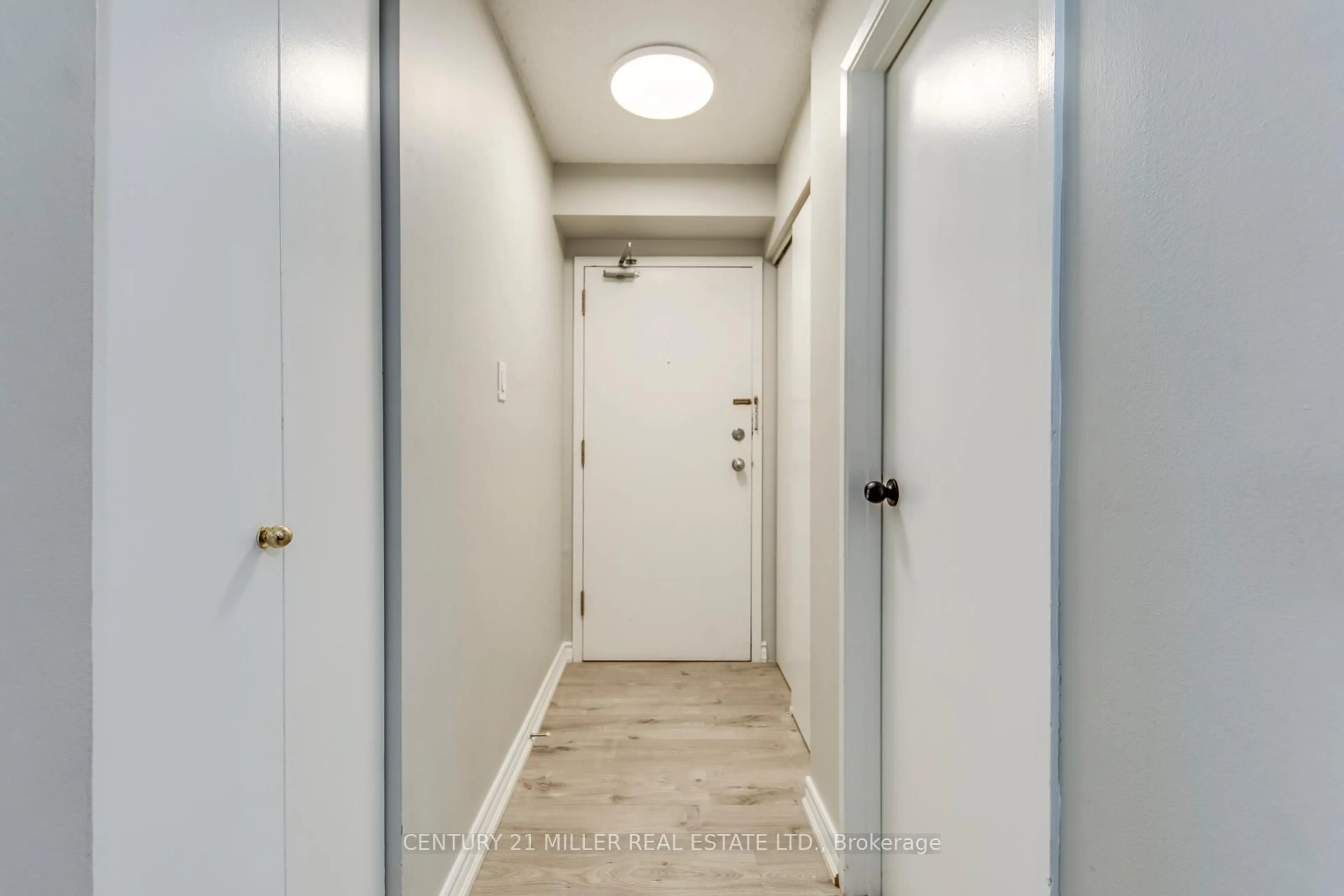 Indoor entryway for 1450 Glen Abbey Gate #823, Oakville Ontario L6M 2V7