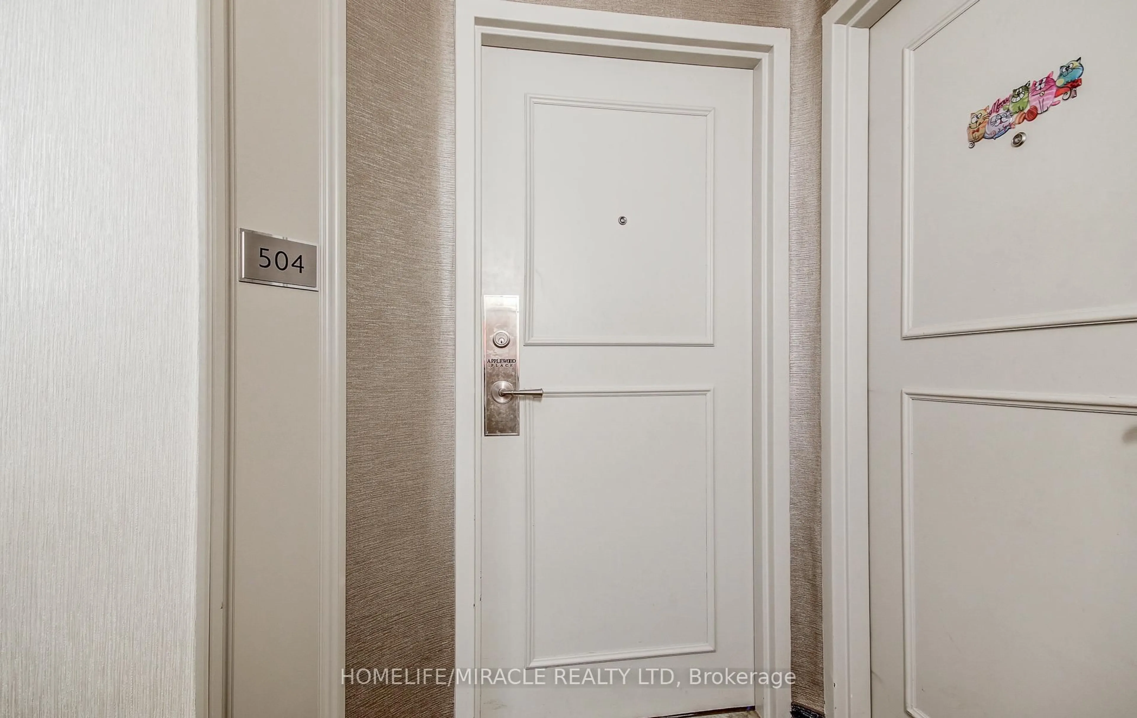 Indoor entryway for 1333 Bloor St #504, Mississauga Ontario L4Y 3T6