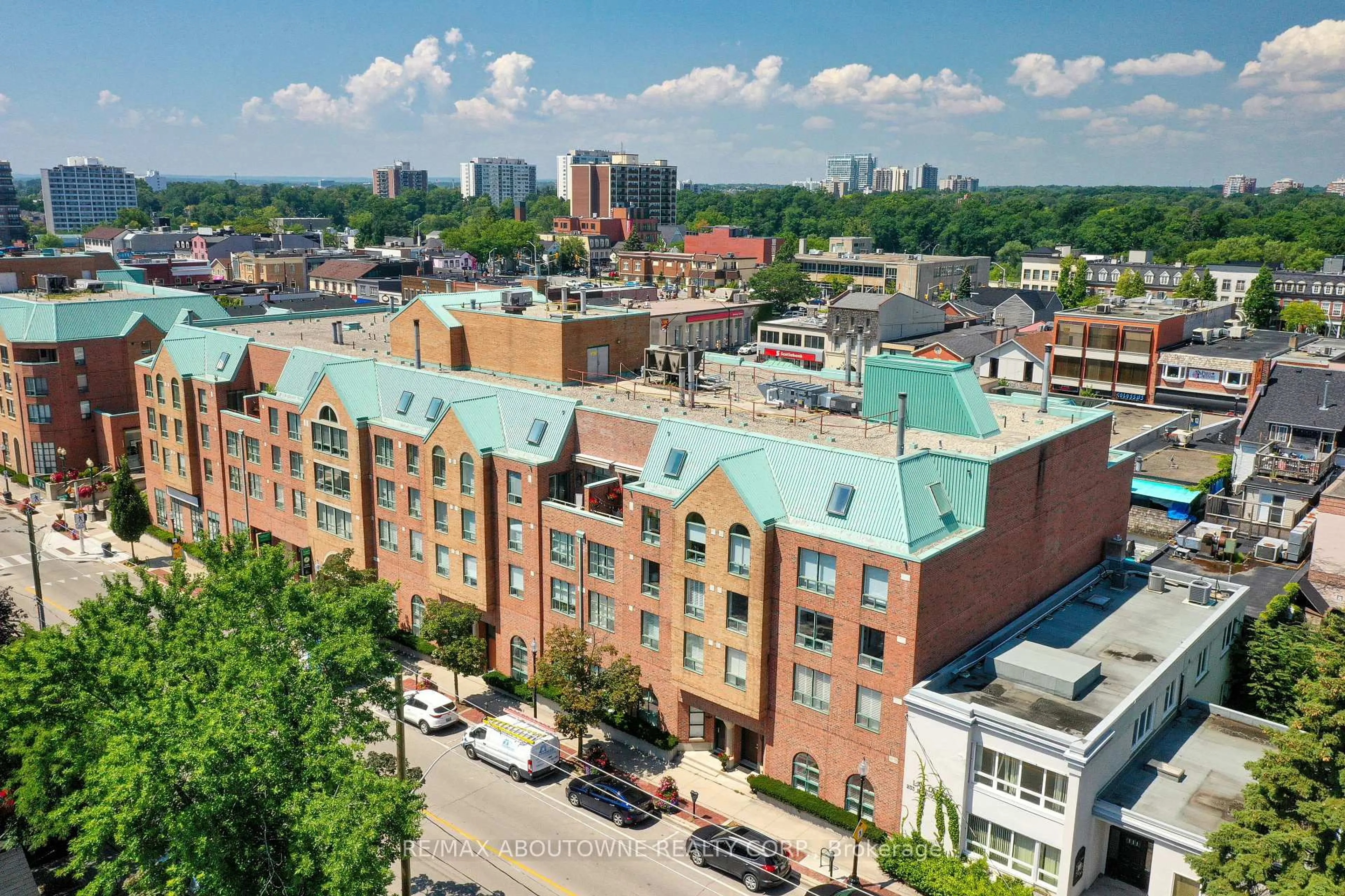 A pic from outside/outdoor area/front of a property/back of a property/a pic from drone, city buildings view from balcony for 185 Robinson St #307, Oakville Ontario L6J 7P6