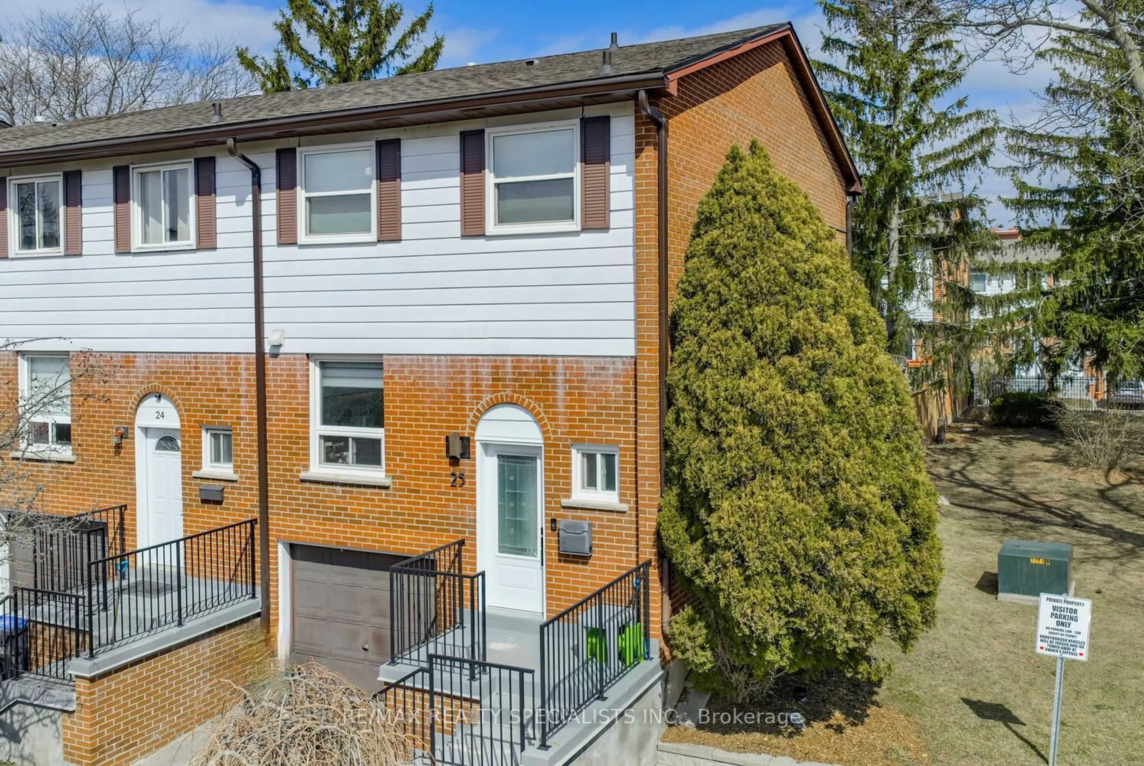 Unknown for 2445 Homelands Dr #25, Mississauga Ontario L5K 2C6