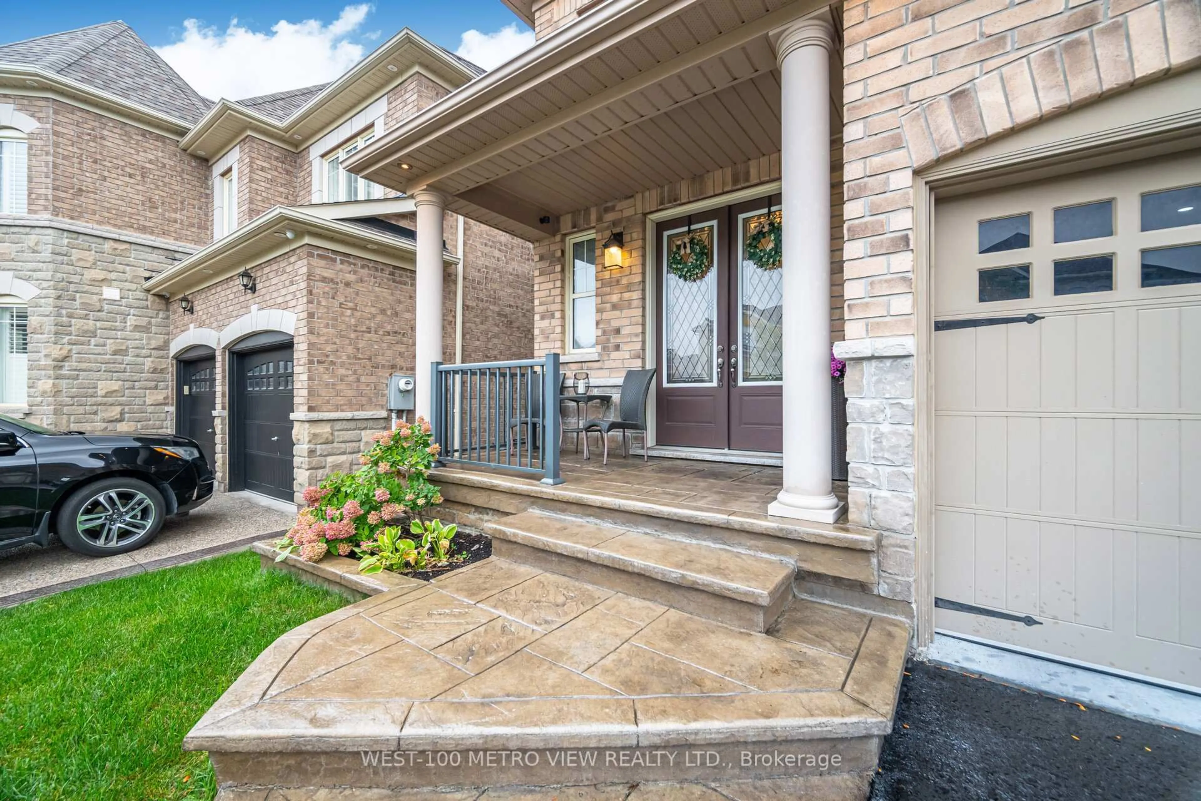 Home with brick exterior material, street for 4 Ivor Cres, Brampton Ontario L7A 4L5