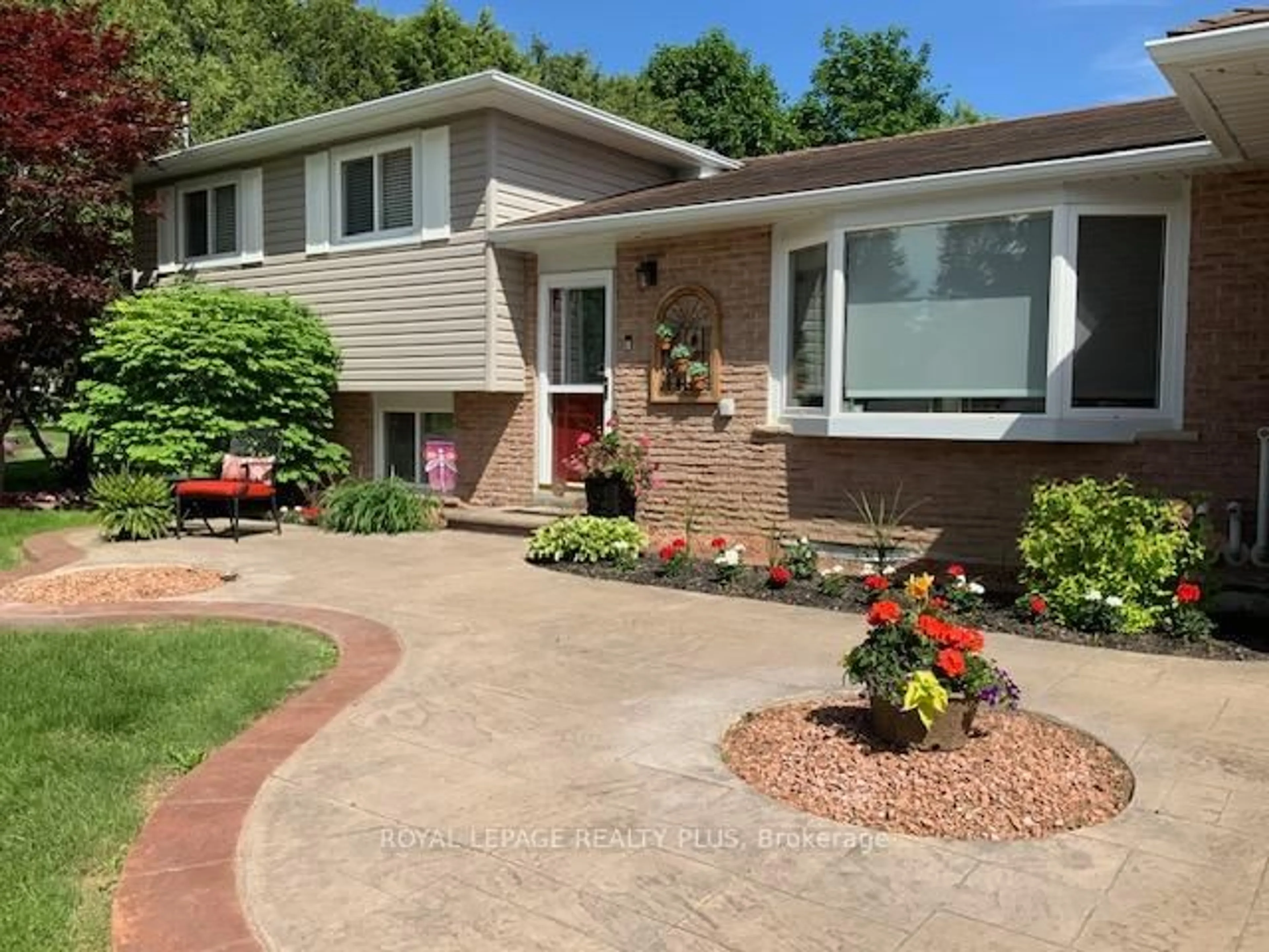 Home with brick exterior material, street for 26 Larry St, Caledon Ontario L7C 1K8