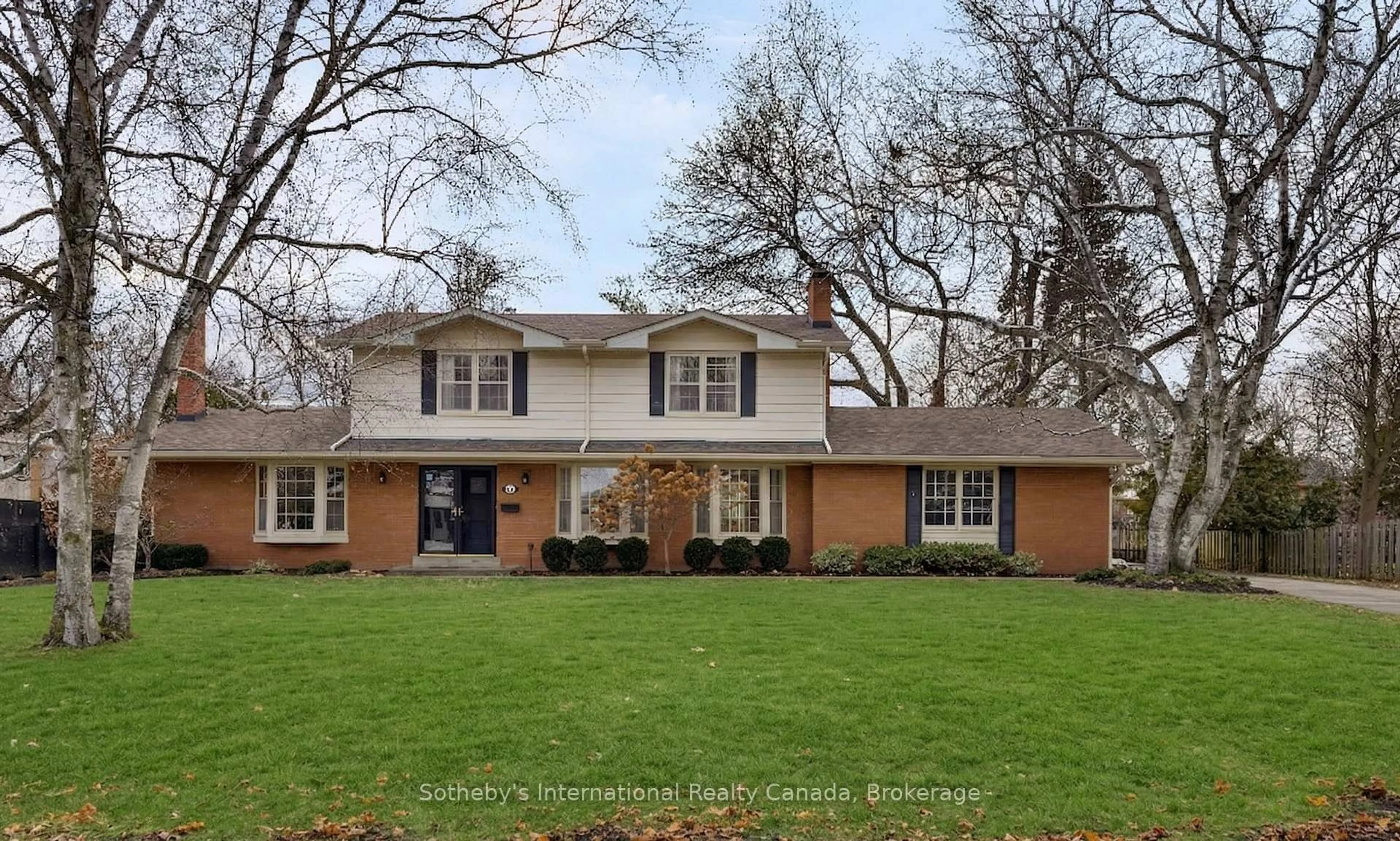 Home with brick exterior material, street for 174 Claxton Dr, Oakville Ontario L6J 4N9