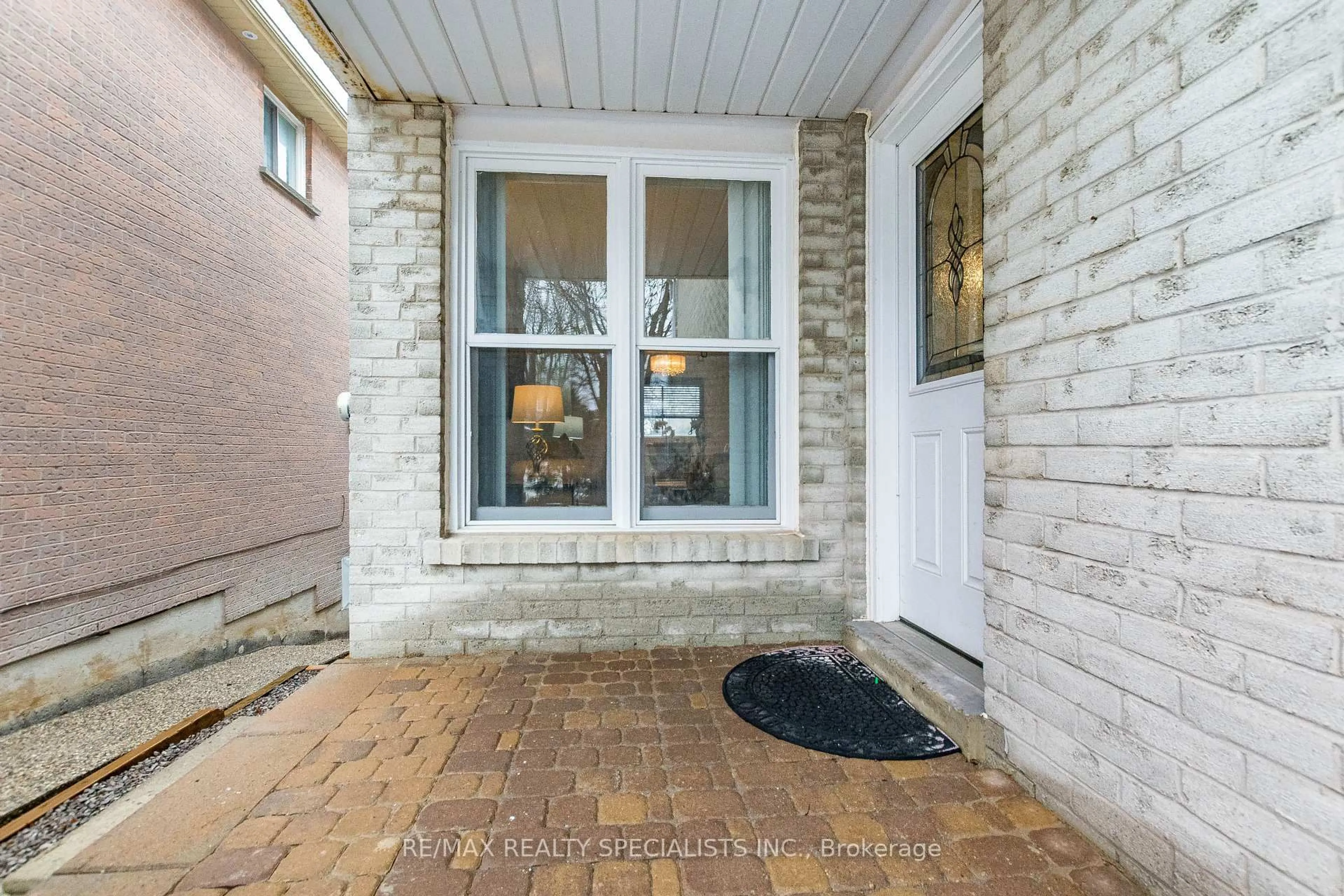 Unknown for 5255 Astwell Ave, Mississauga Ontario L5R 3H8