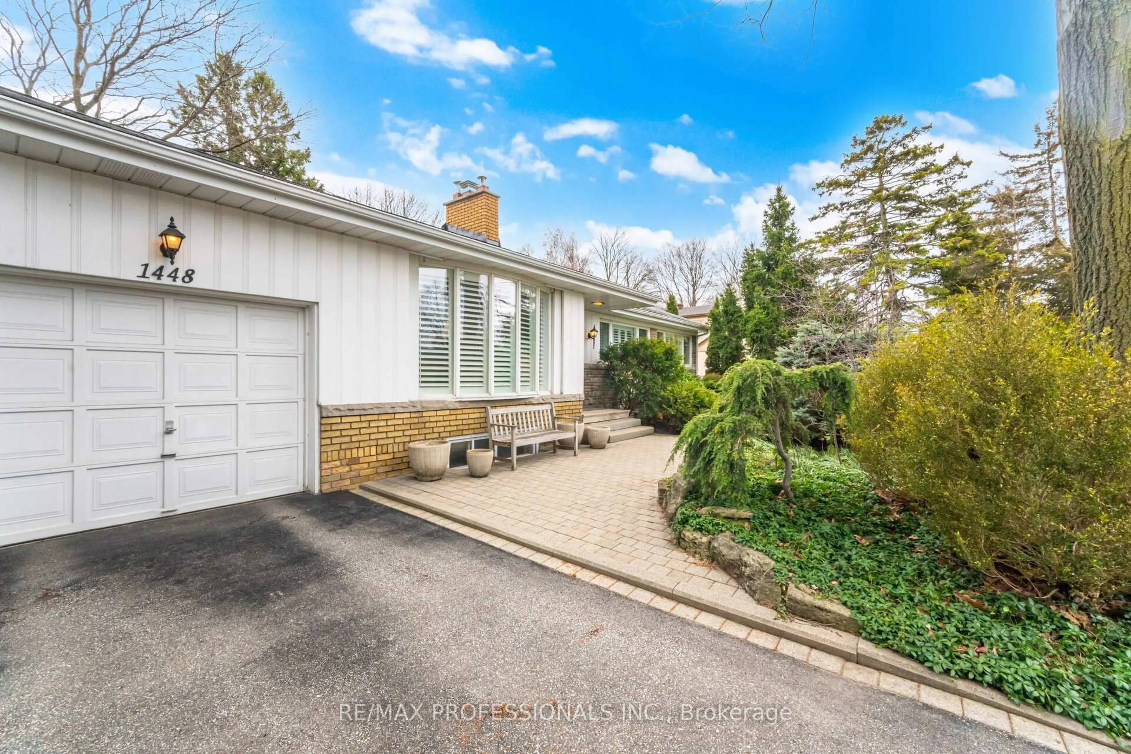 Unknown for 1448 Glenwatson Dr, Mississauga Ontario L5E 2V9