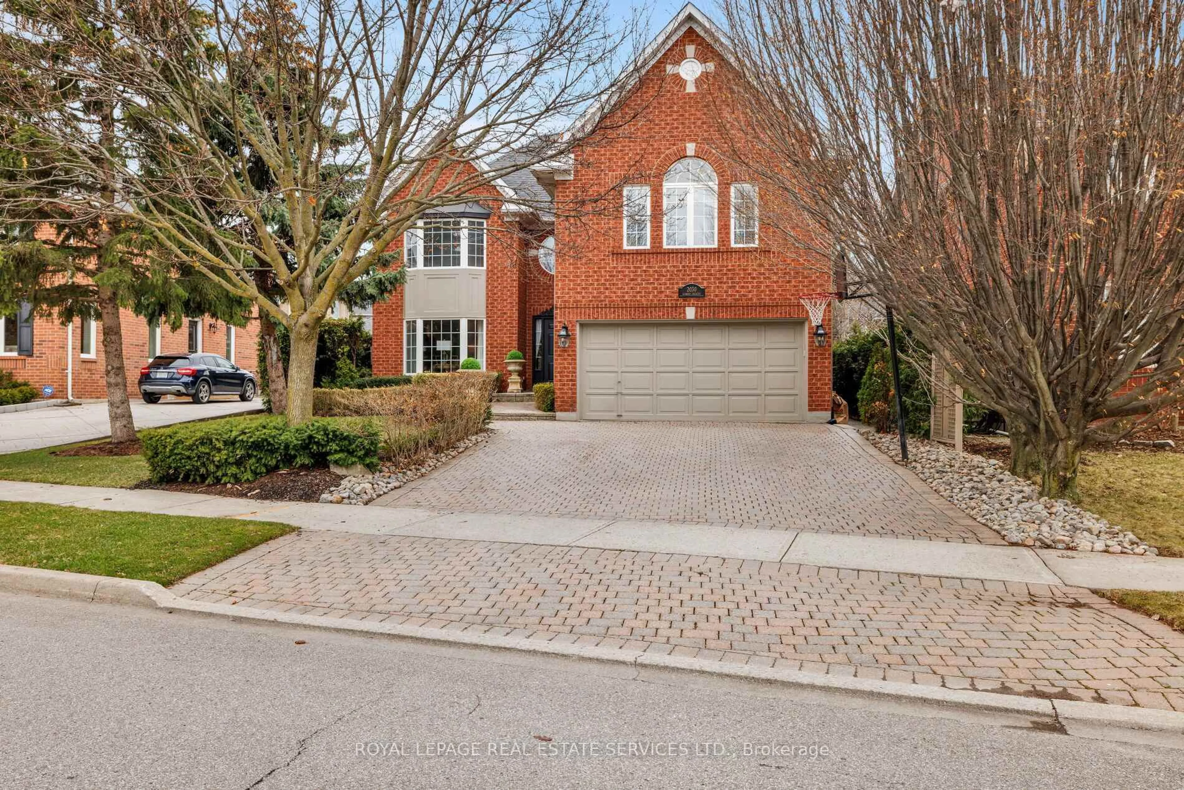 Home with brick exterior material, street for 2030 Banbury Cres, Oakville Ontario L6H 5P9