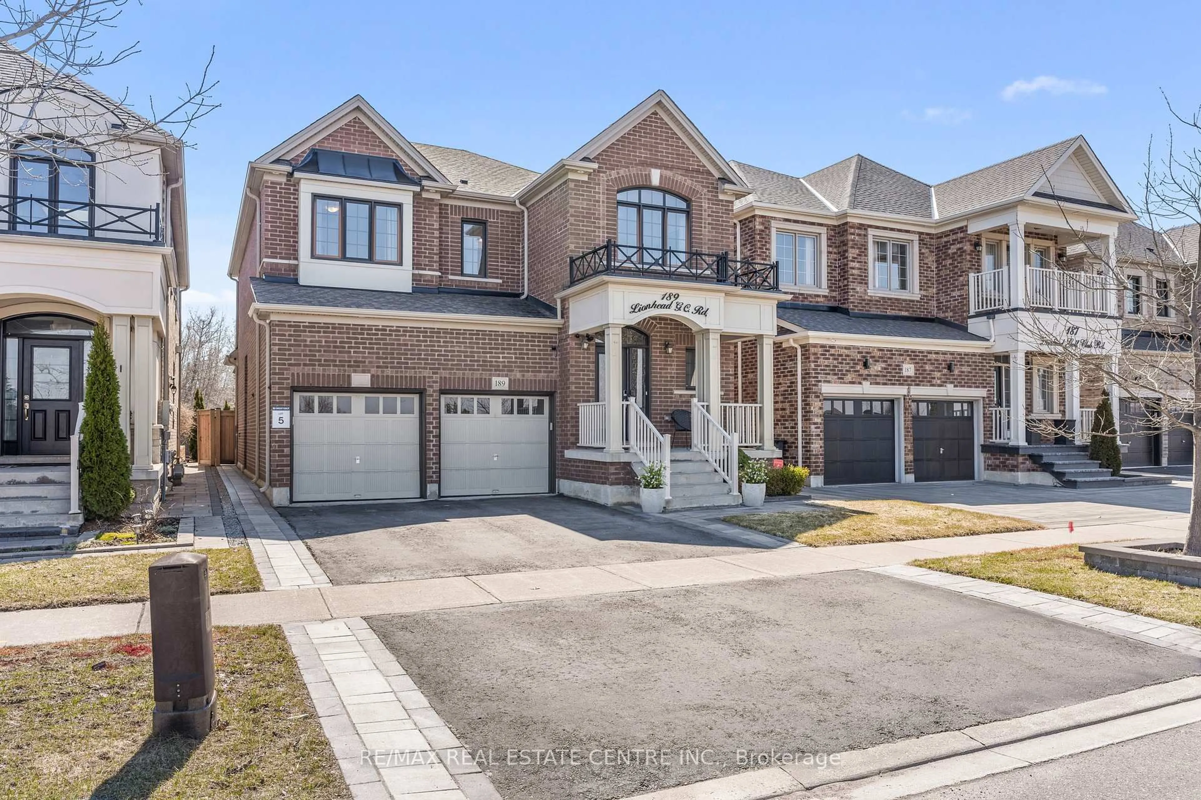 Home with brick exterior material, street for 189 Lionhead Golf Club Rd, Brampton Ontario L6Y 6C1