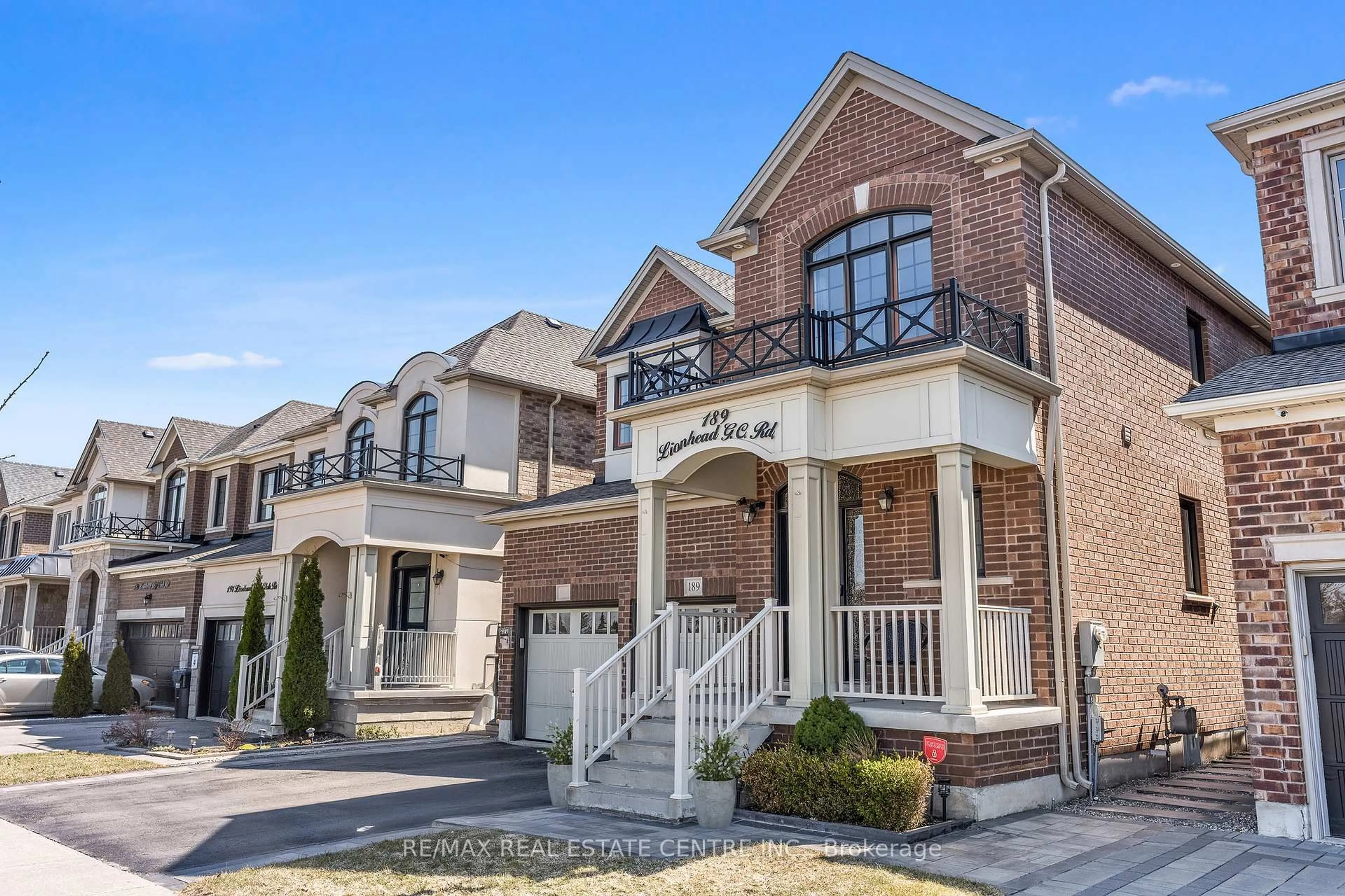 Home with brick exterior material, street for 189 Lionhead Golf Club Rd, Brampton Ontario L6Y 6C1