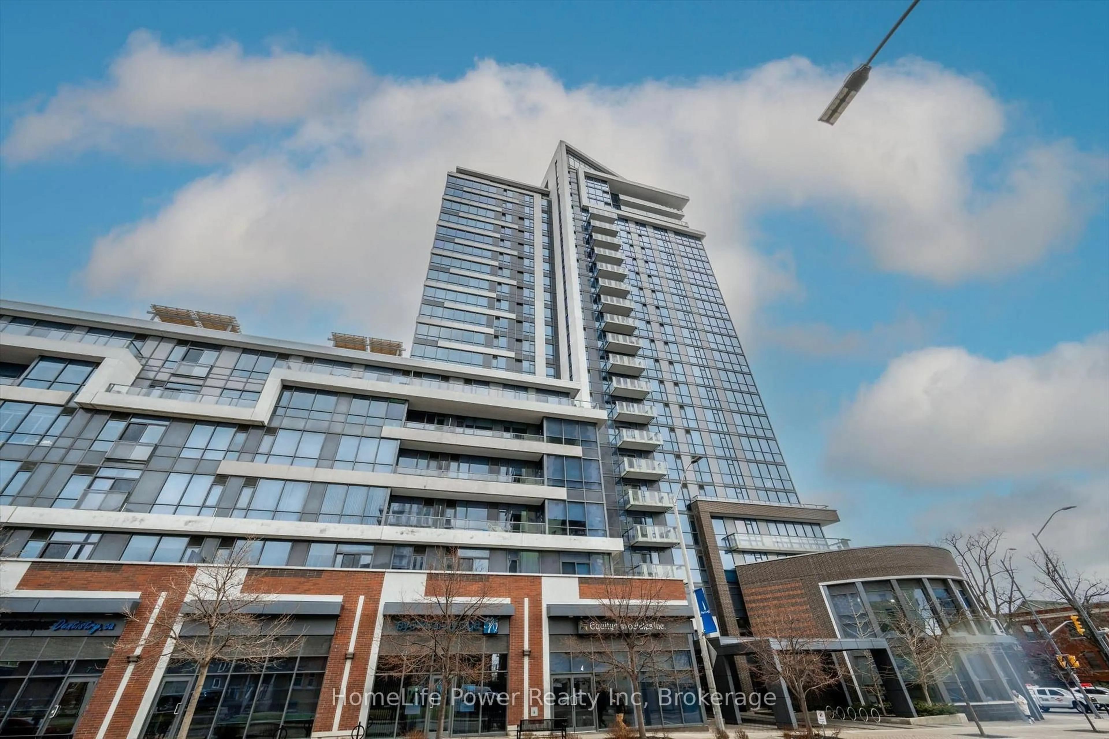 Indoor foyer for 1 Hurontario St #1201, Mississauga Ontario L5G 0A3