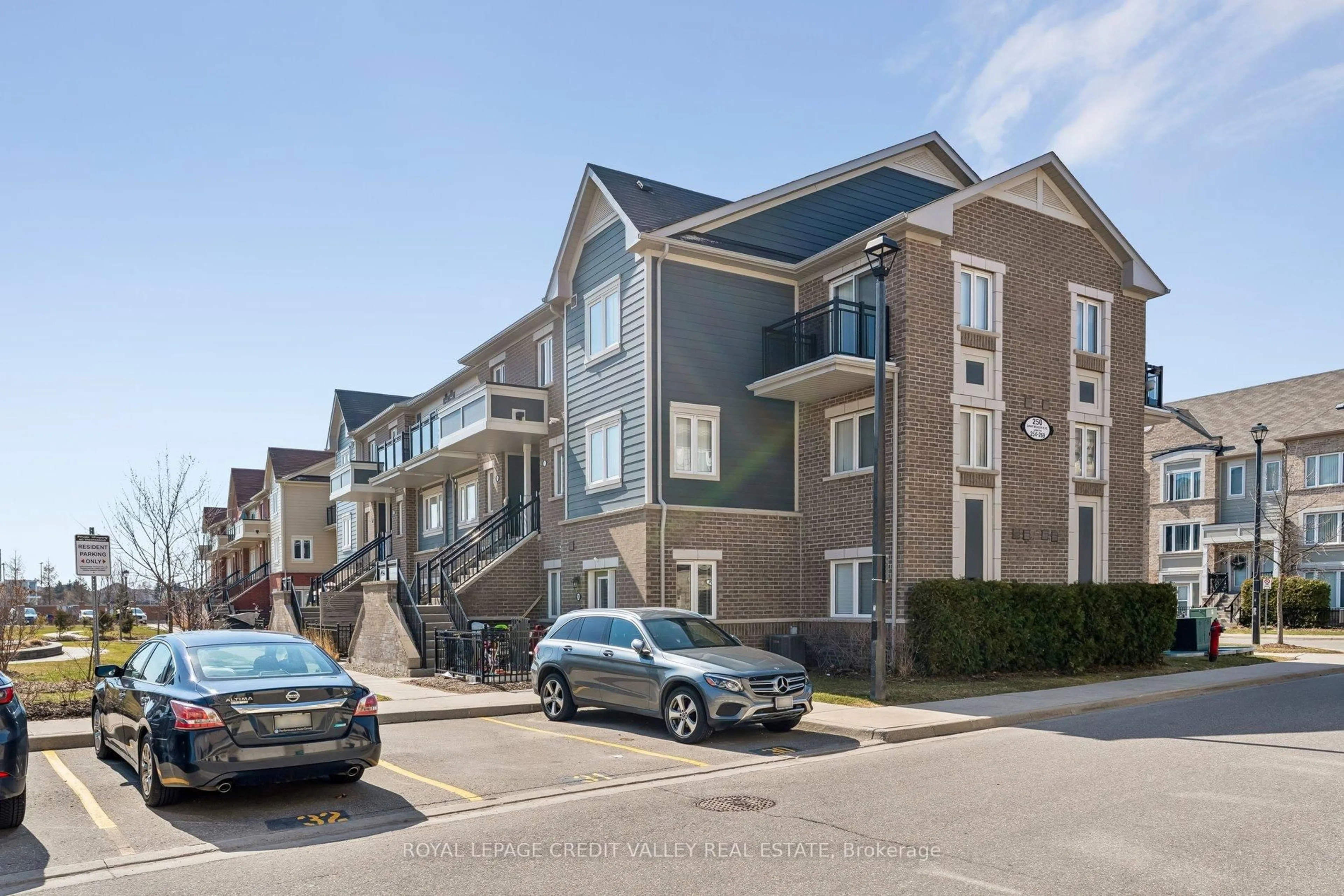Unknown for 250 Sunny Meadow Blvd #266, Brampton Ontario L6R 3Y7