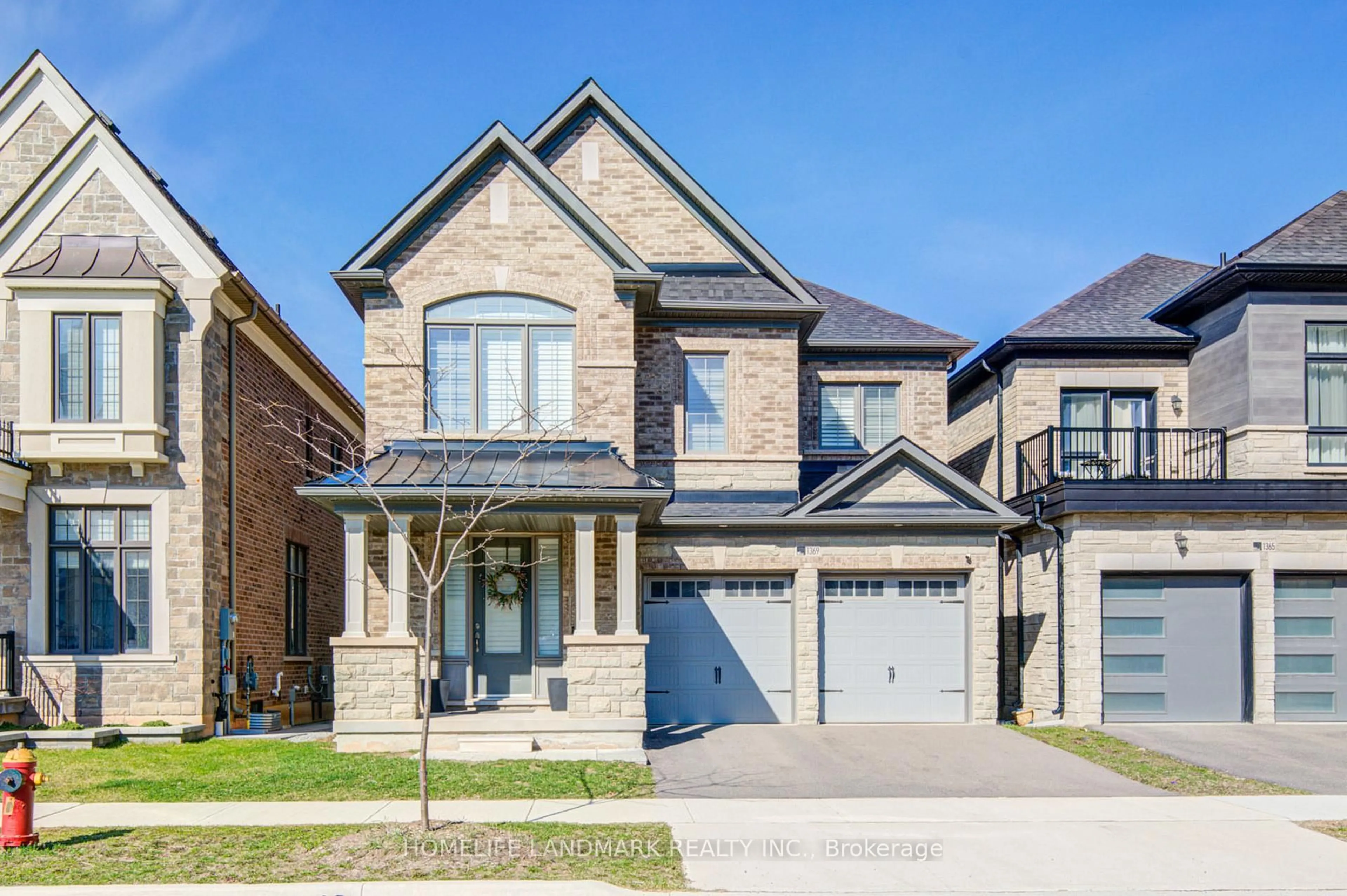 Home with brick exterior material, street for 1369 Yellow Rose Circ, Oakville Ontario L6M 5L3