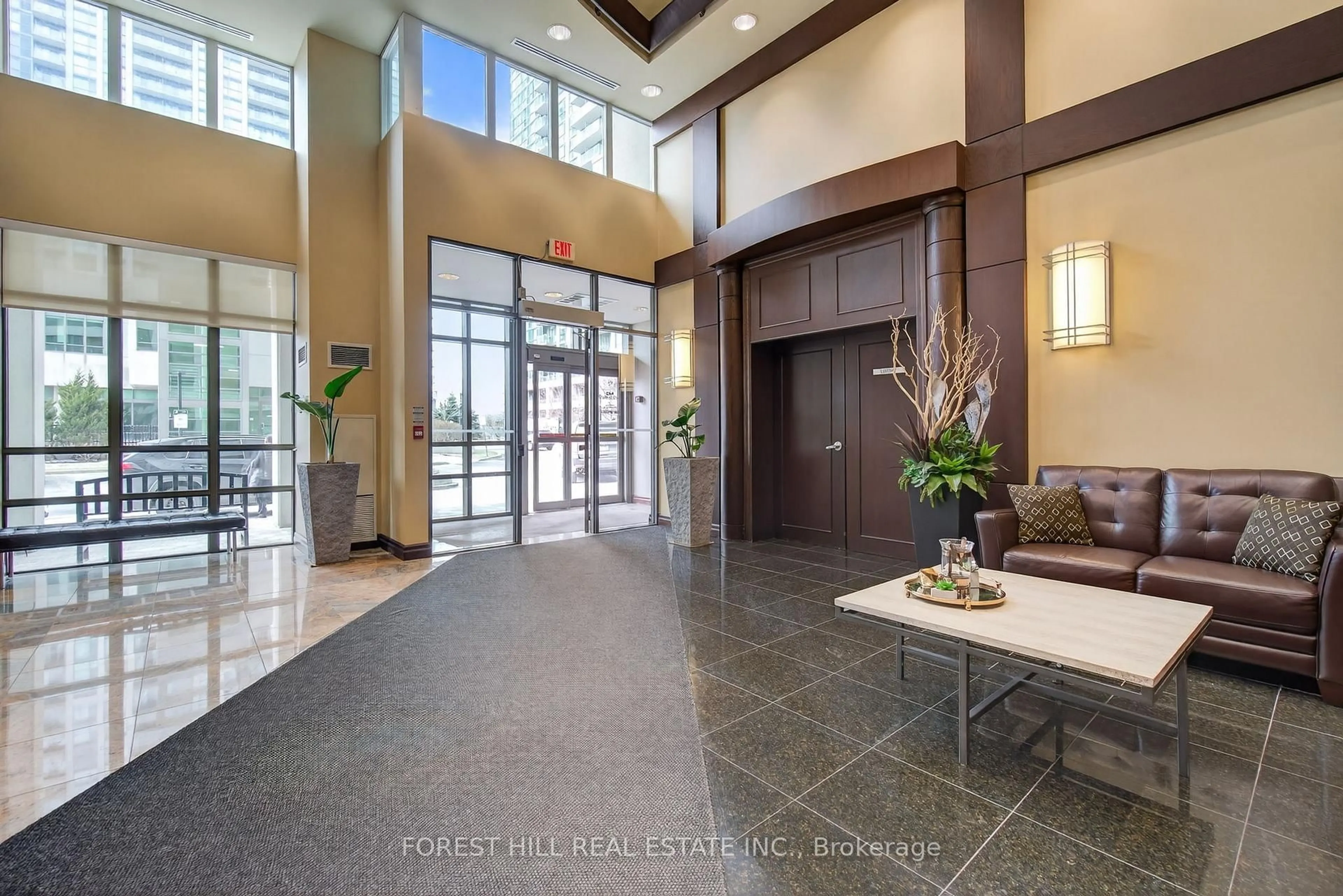 Indoor foyer for 335 Rathburn Rd #505, Mississauga Ontario L5B 0C8