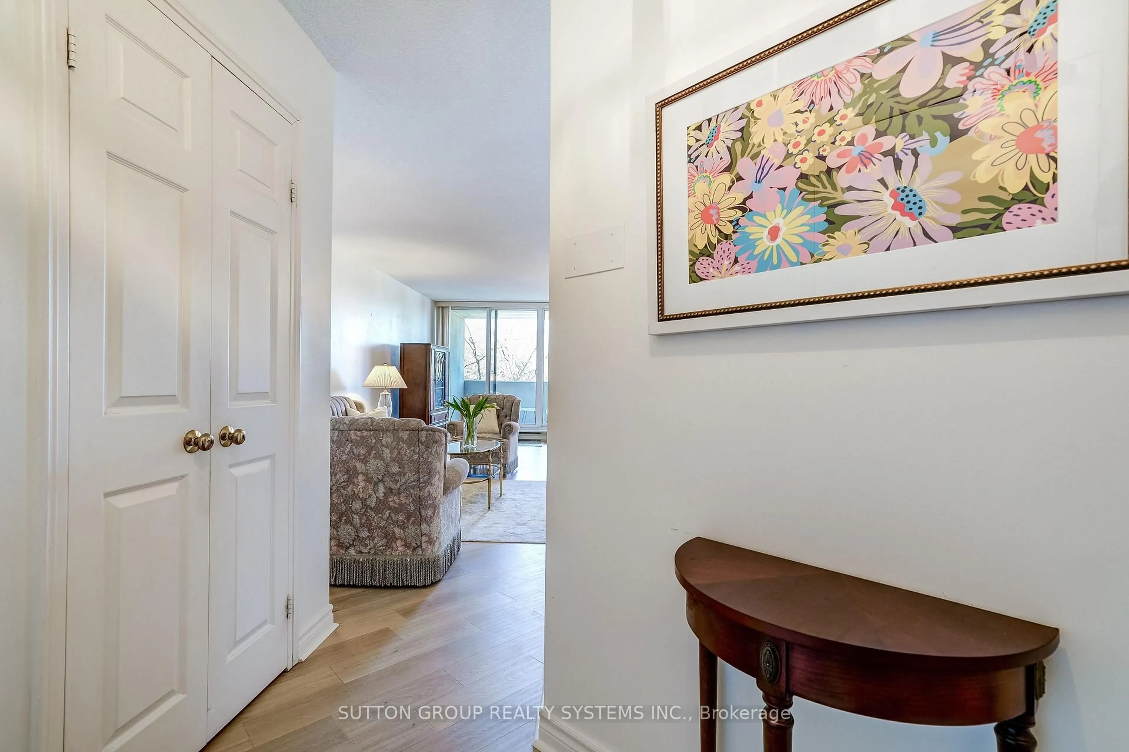 Indoor entryway for 95 La Rose Ave #308, Toronto Ontario M9P 3T2