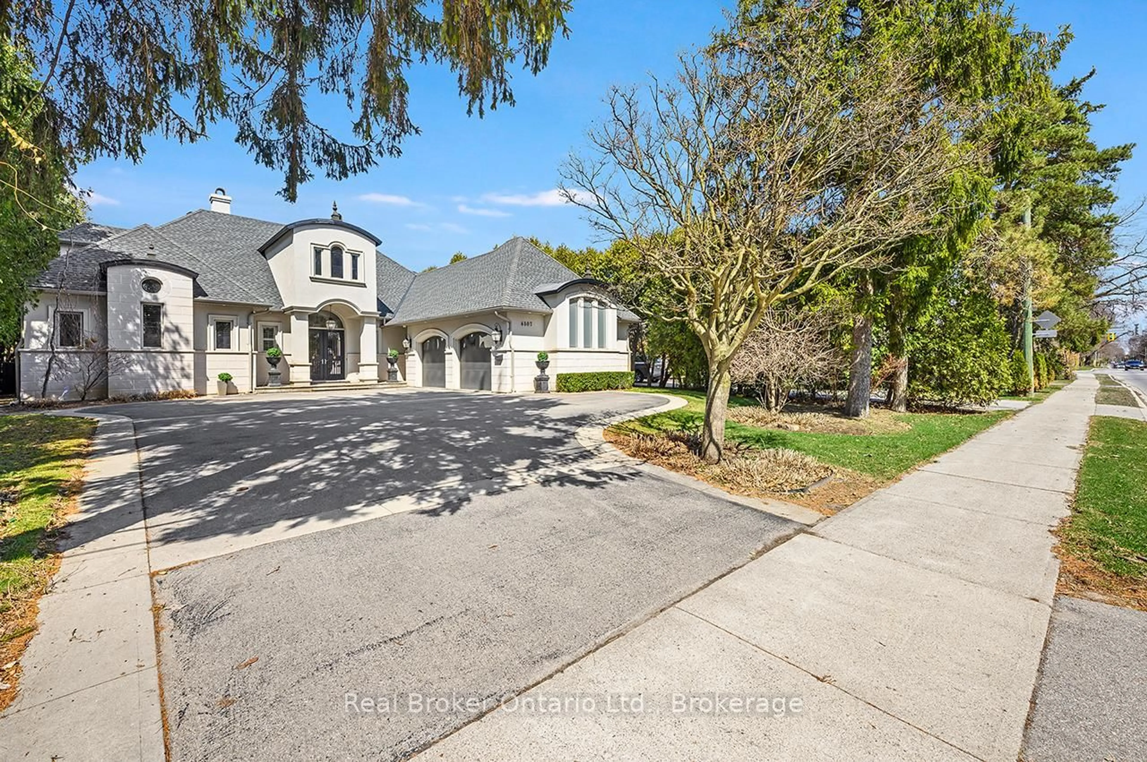 Home with brick exterior material, street for 4507 Lakeshore Rd, Burlington Ontario L7L 1B3