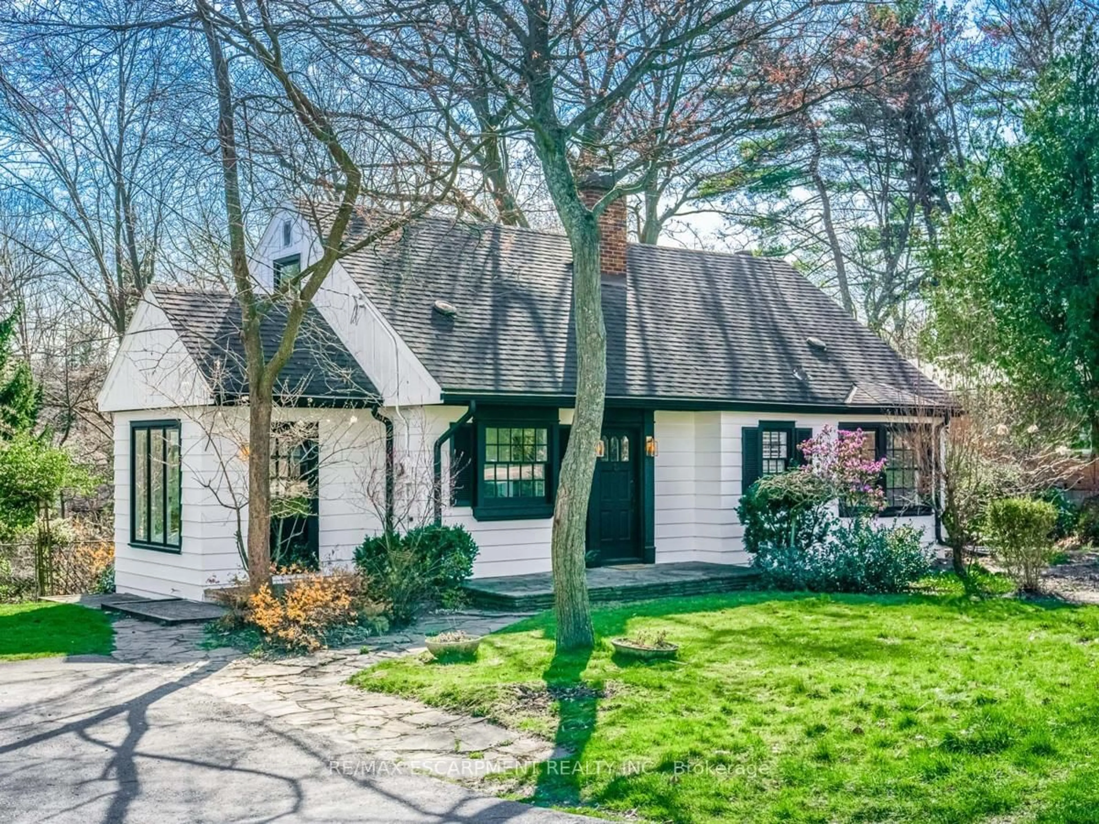 Unknown for 804 Shadeland Ave, Burlington Ontario L7T 2M1