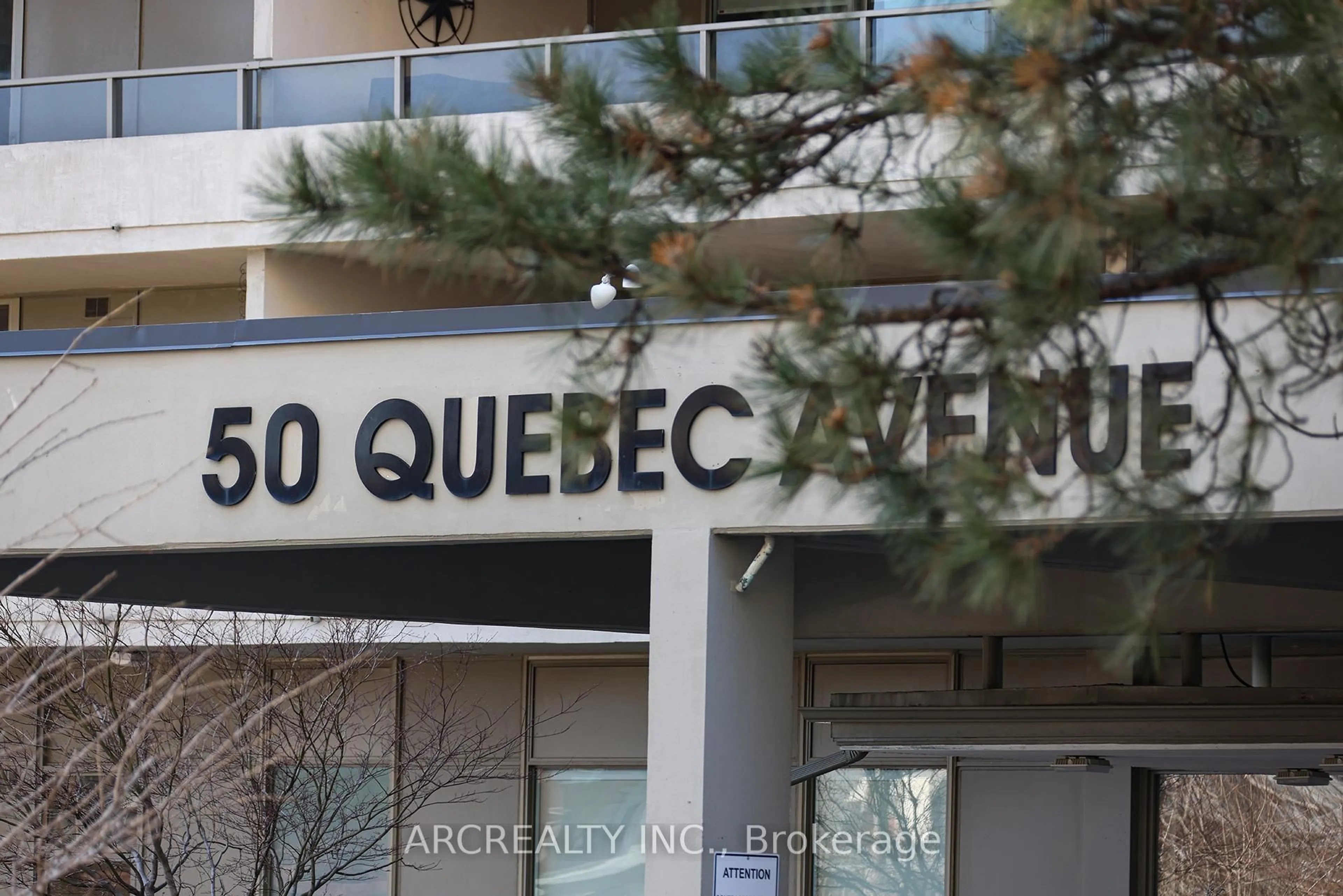 Unknown for 50 Quebec Ave #2401, Toronto Ontario M6P 4B4