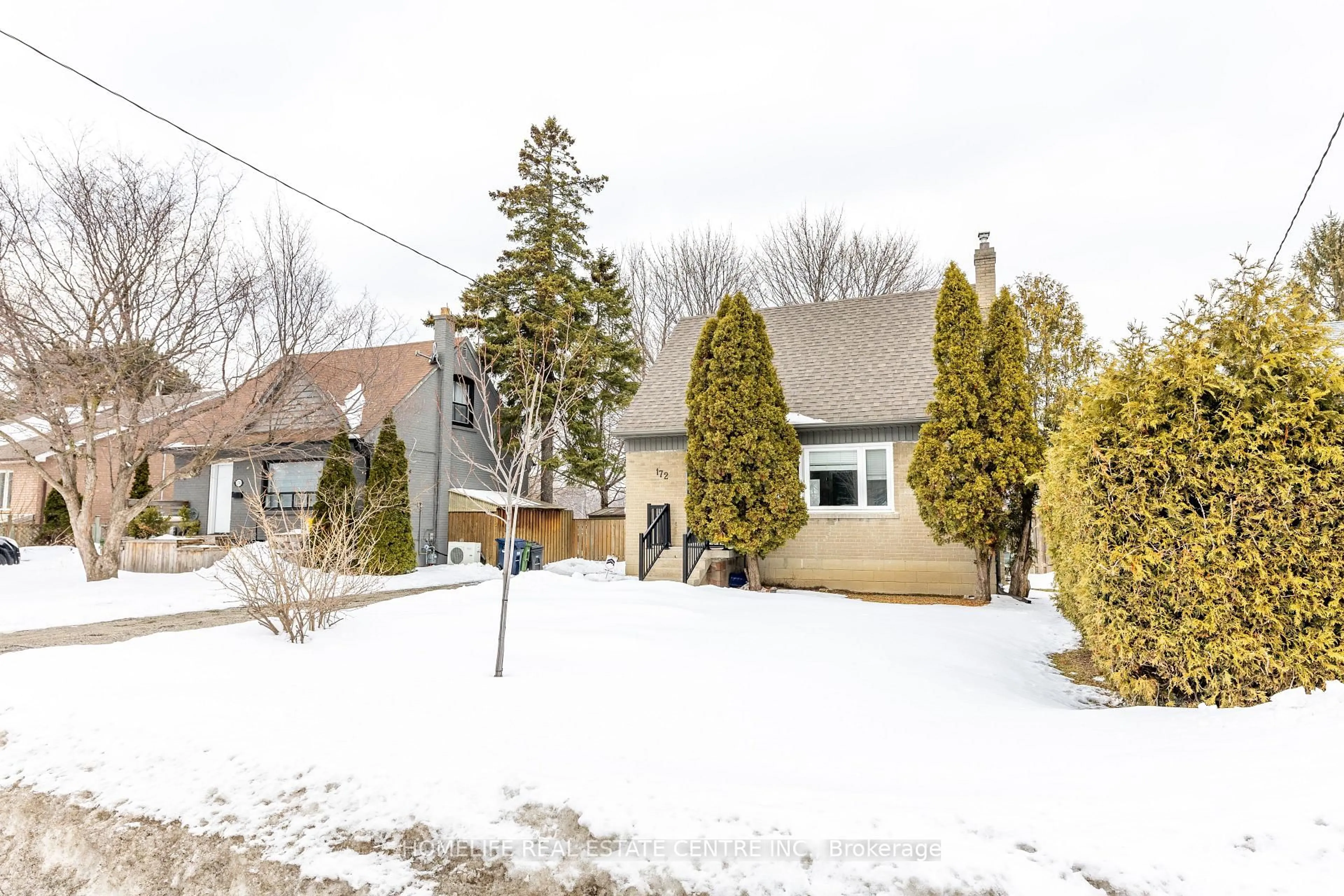 Patio, street for 172 Calvington Dr, Toronto Ontario M3M 2M9