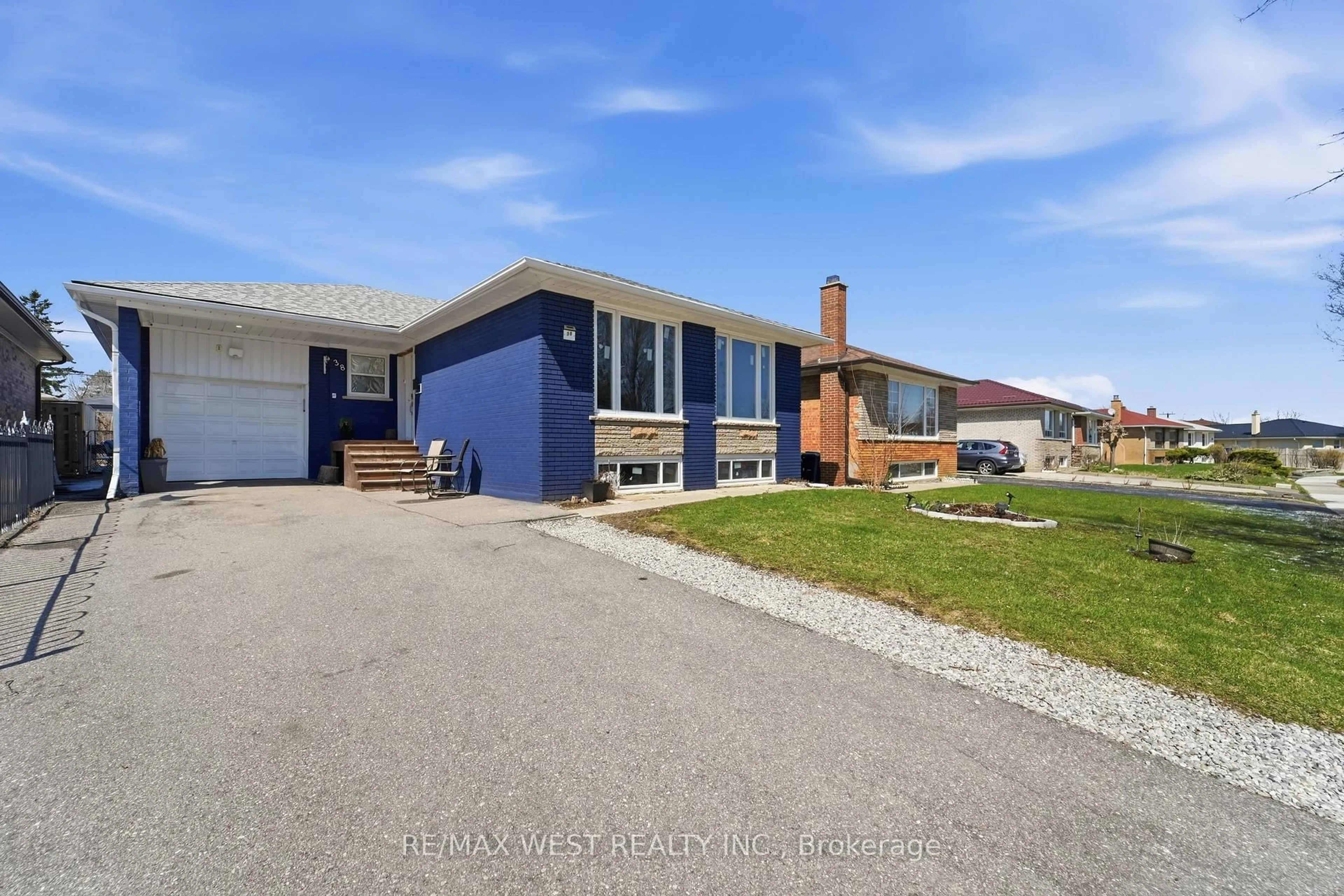 Unknown for 38 Bridesburg Dr, Toronto Ontario M9R 2K8