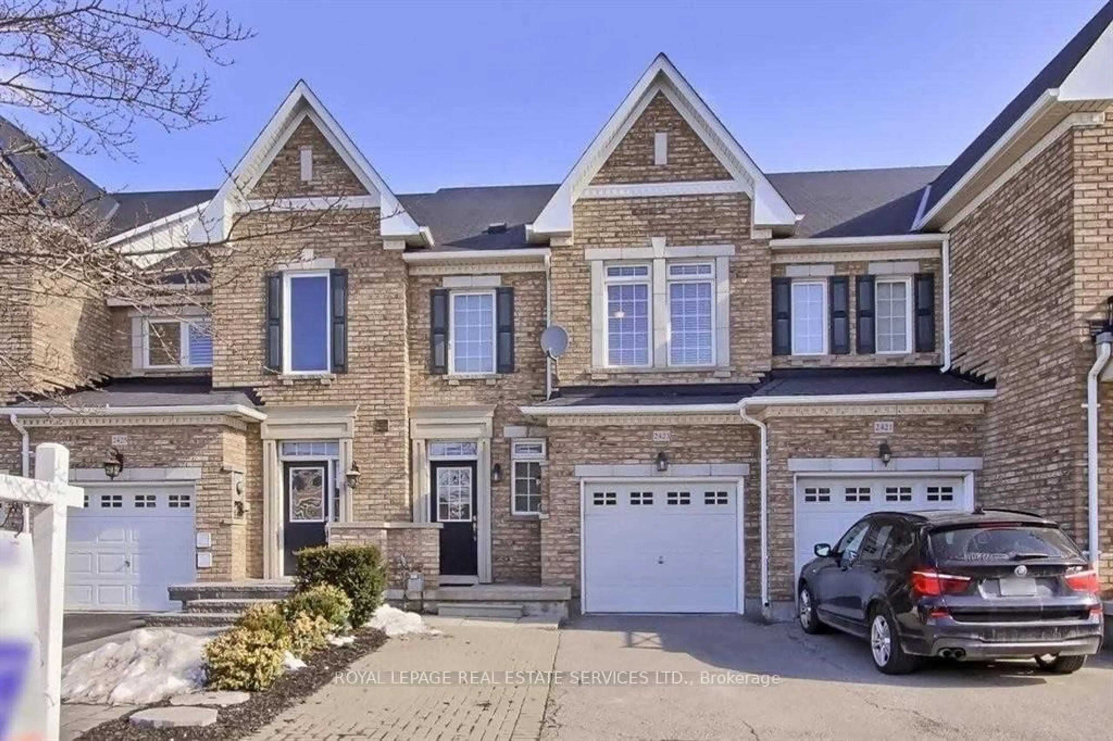 Home with brick exterior material, street for 2423 Grand Oak Tr, Oakville Ontario L6M 0J4
