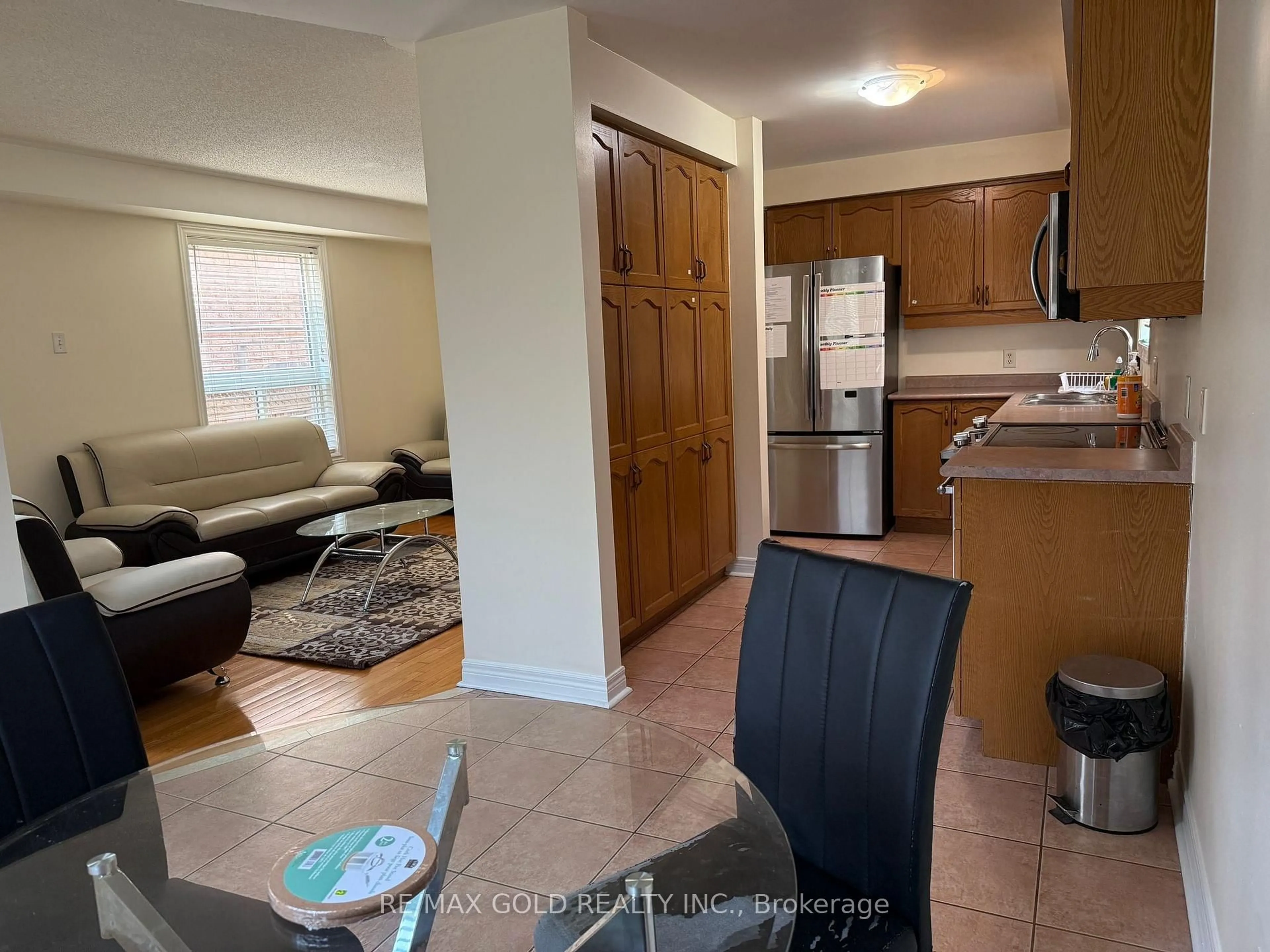 A pic of a room for 49 Summerdale Cres, Brampton Ontario L6X 4V9