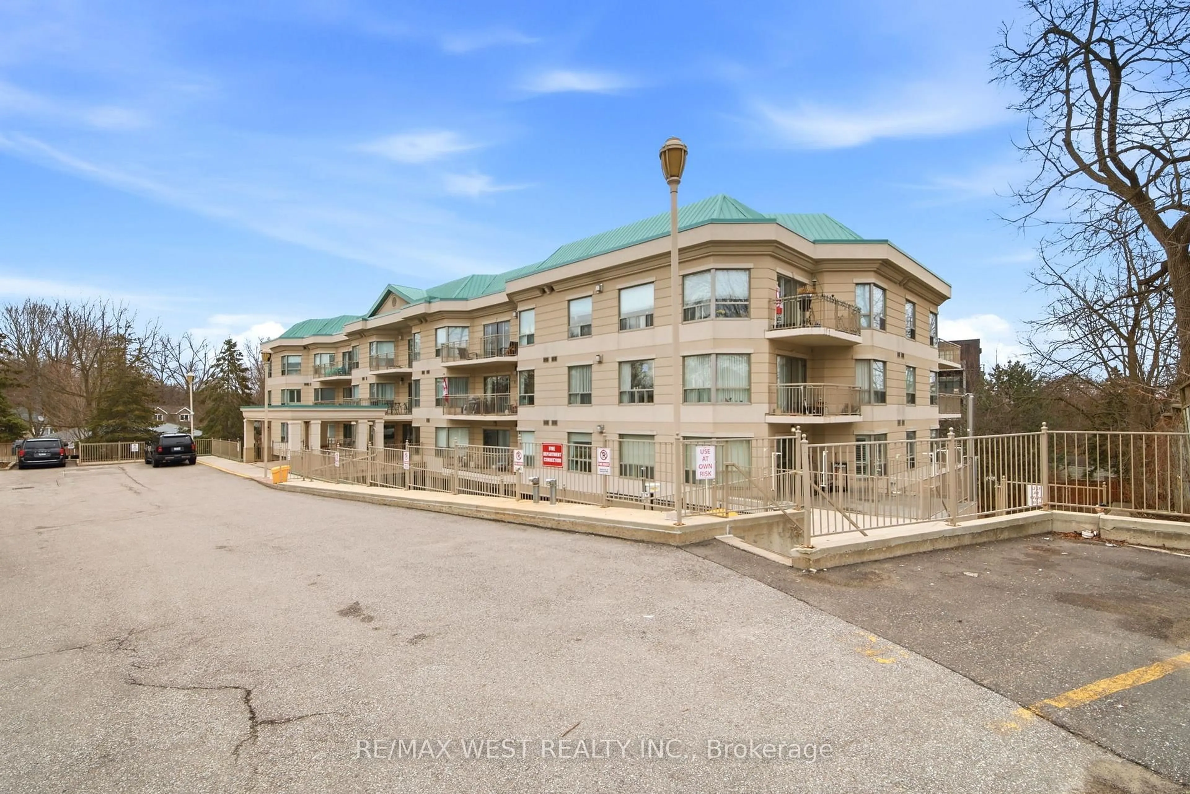 Unknown for 24 Chapel St #407, Halton Hills Ontario L7G 6A7