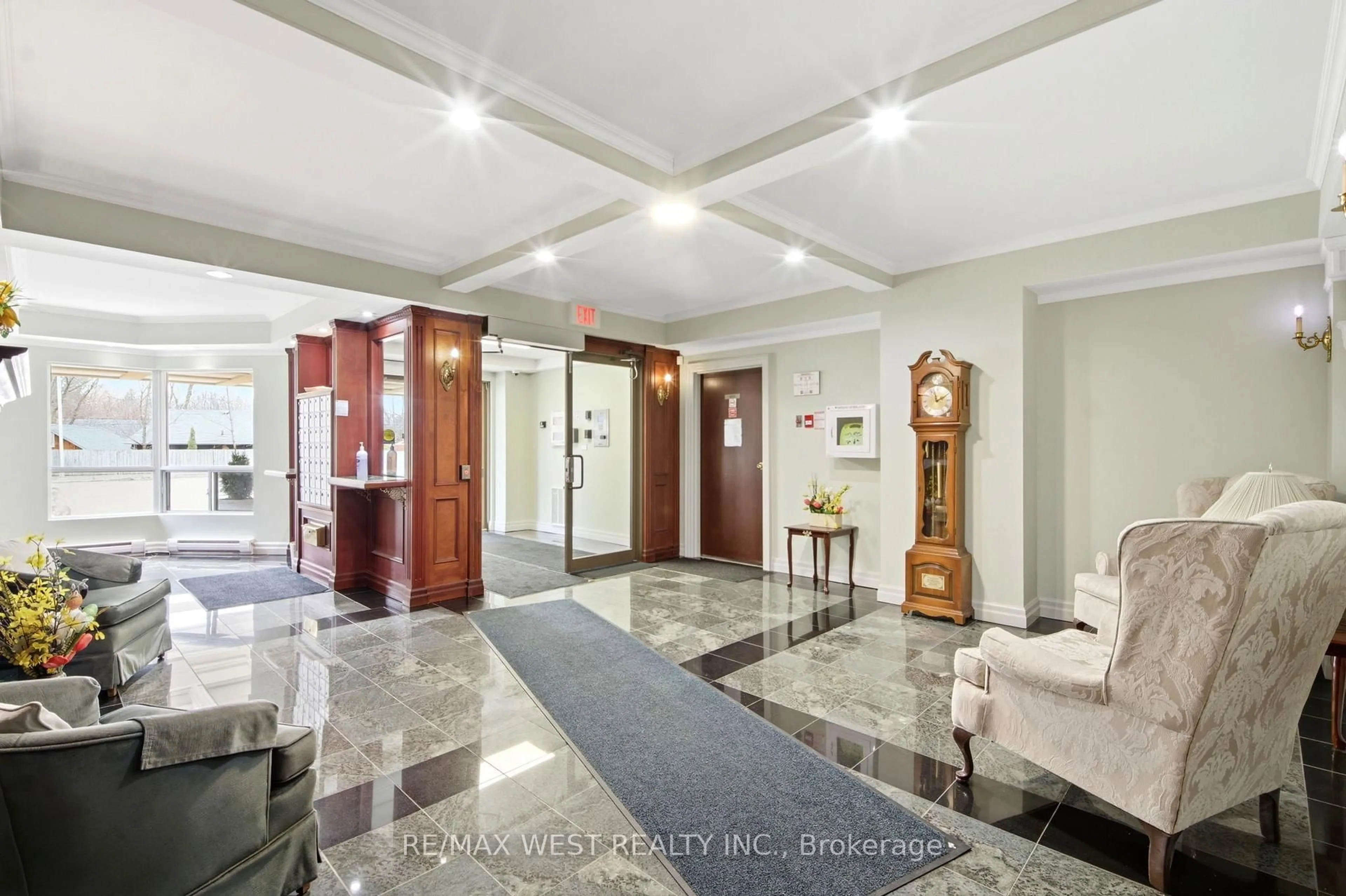 Lobby for 24 Chapel St #407, Halton Hills Ontario L7G 6A7