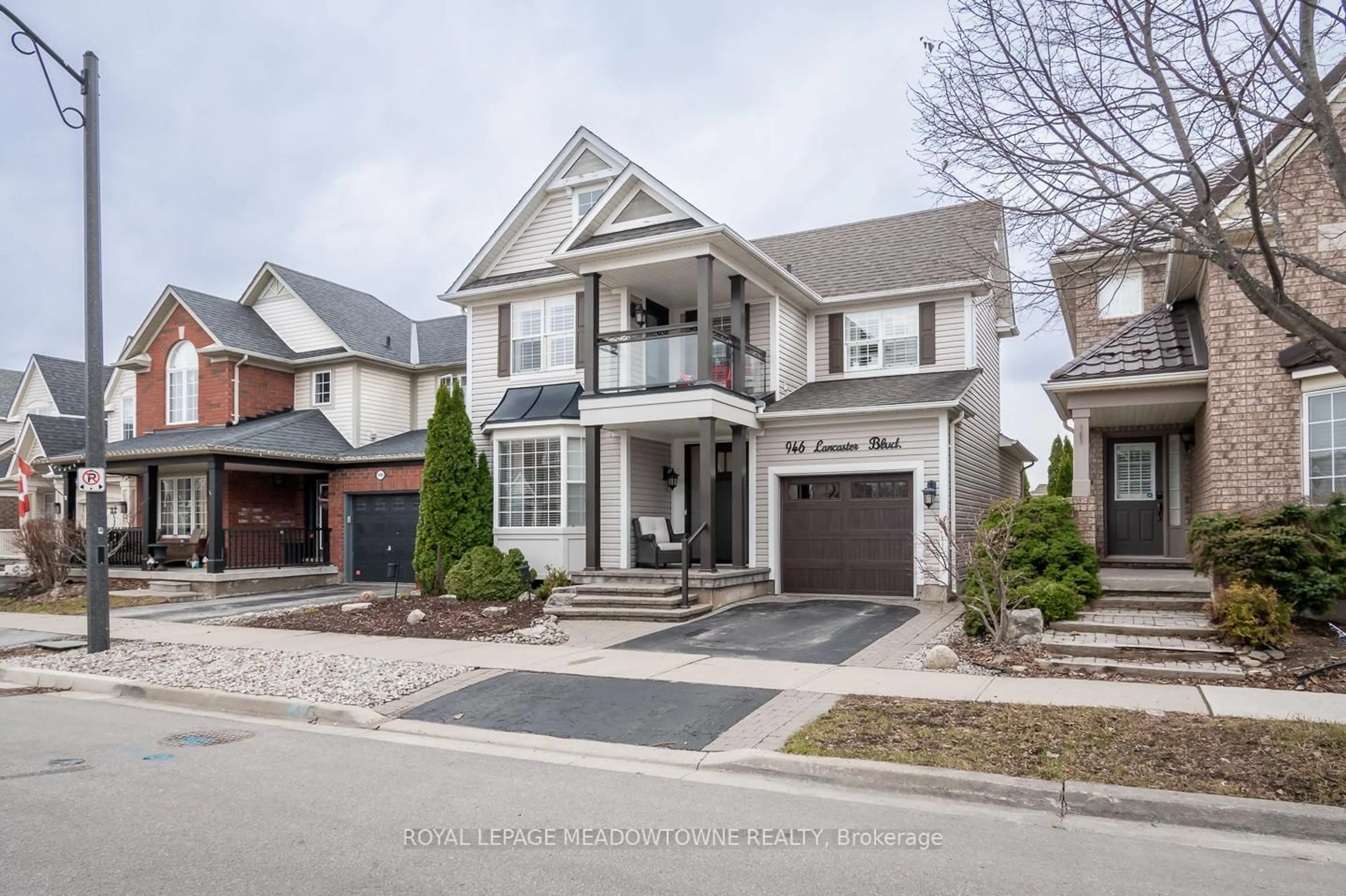 Home with brick exterior material, street for 946 Lancaster Blvd, Milton Ontario L9T 6A2