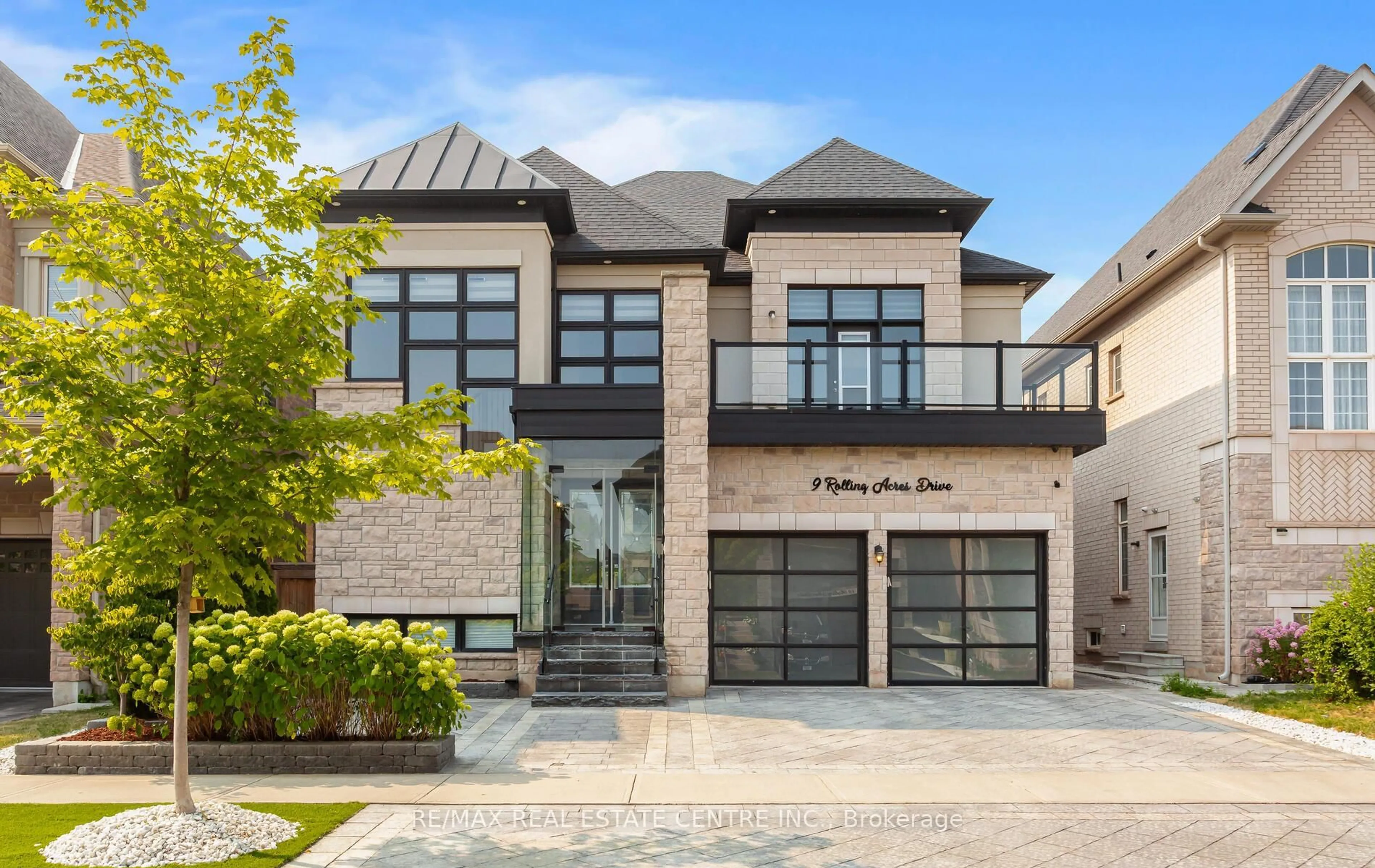 Home with brick exterior material, street for 9 Rolling Acres Dr, Brampton Ontario L6X 5P3