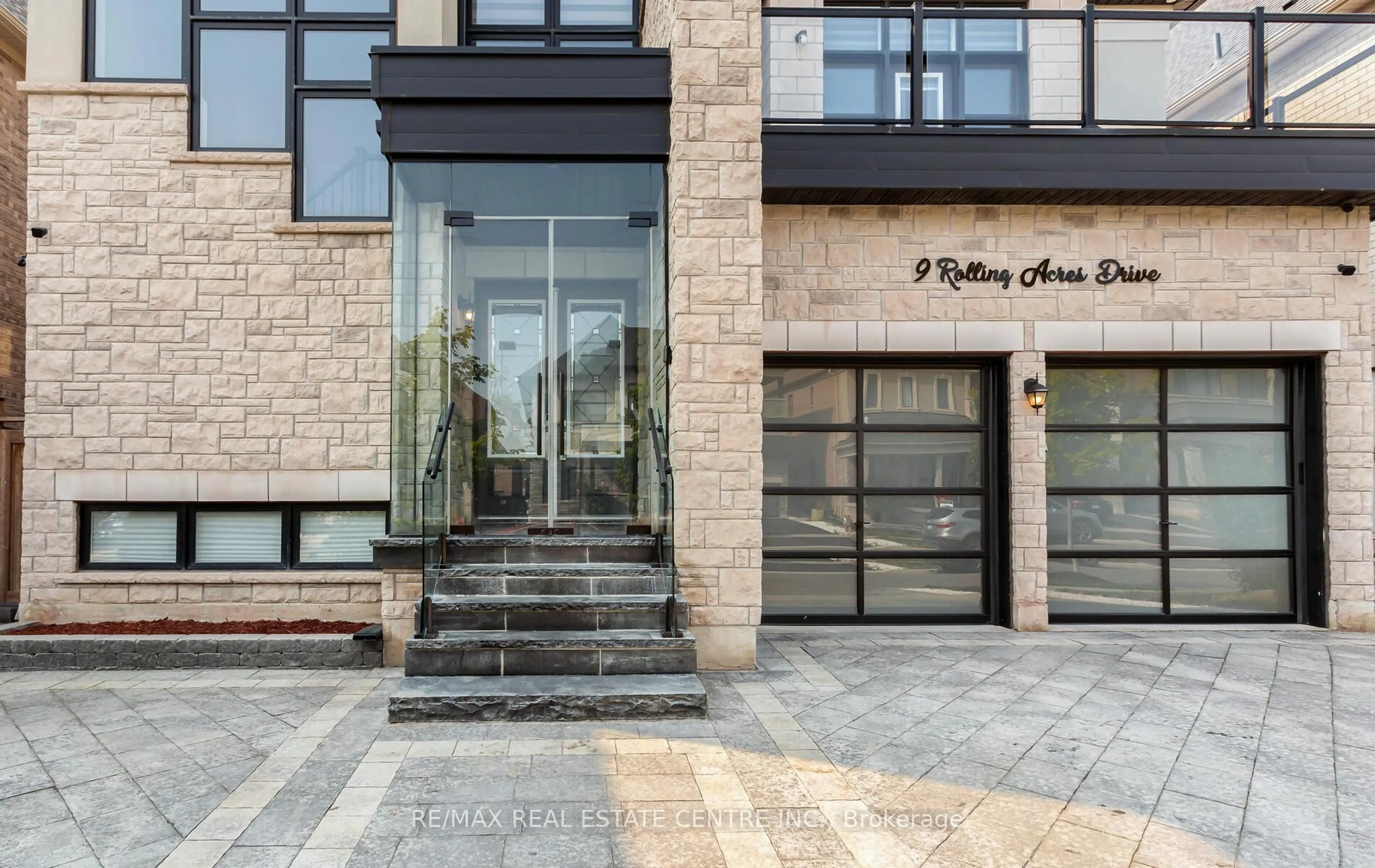 Unknown for 9 Rolling Acres Dr, Brampton Ontario L6X 5P3