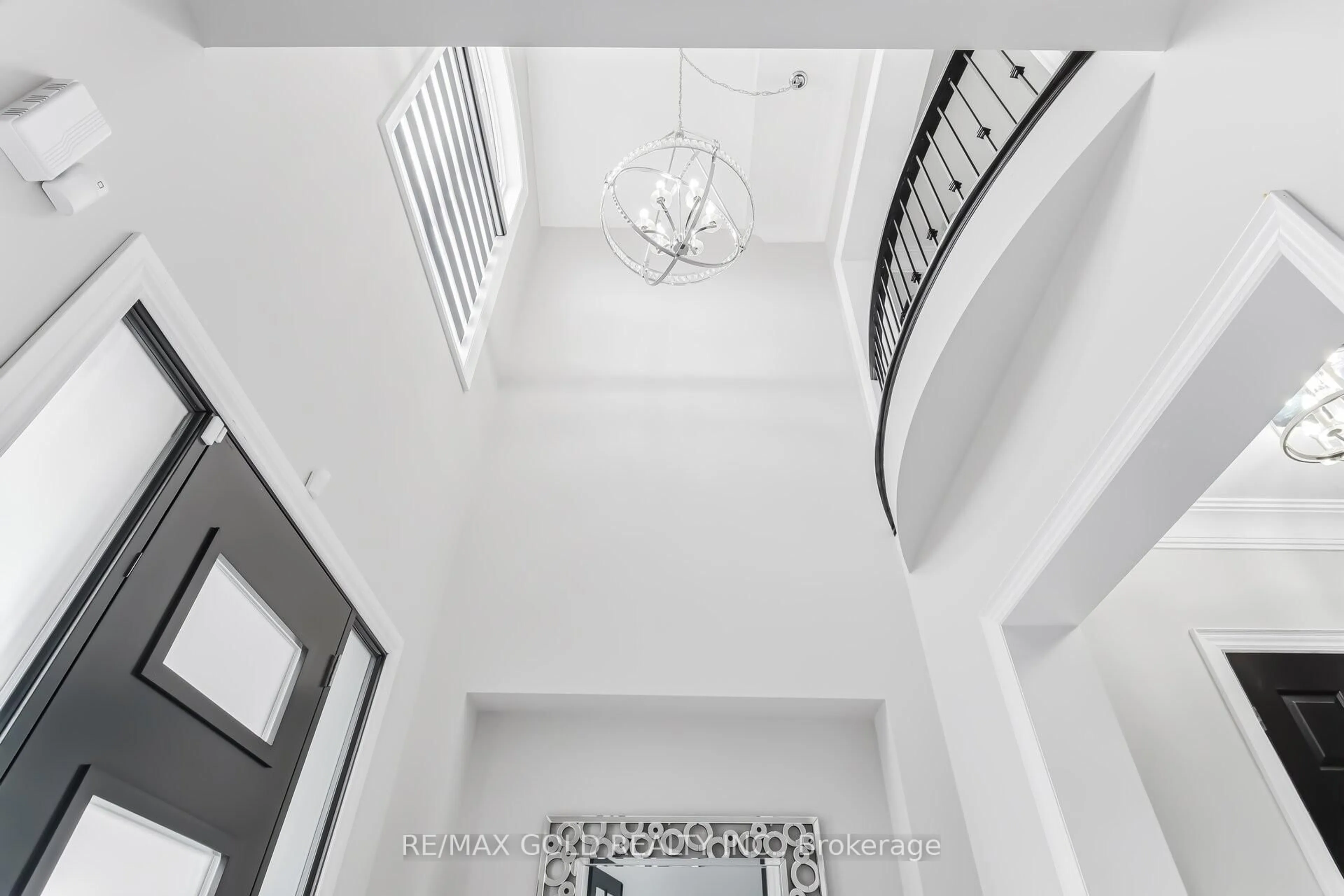 Unknown for 4 Spain Cres, Brampton Ontario L6P 4G8