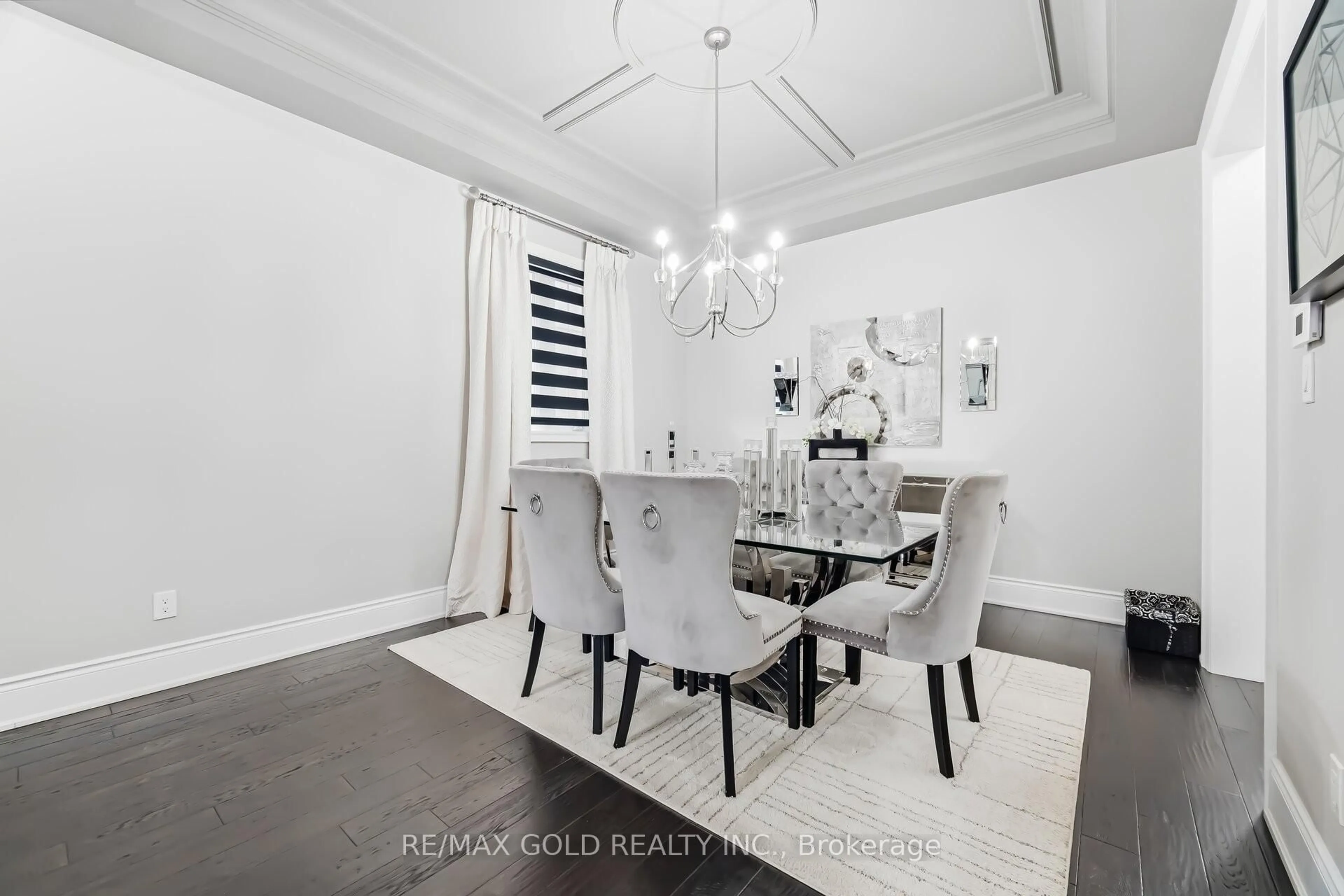 Dining room, unknown for 4 Spain Cres, Brampton Ontario L6P 4G8