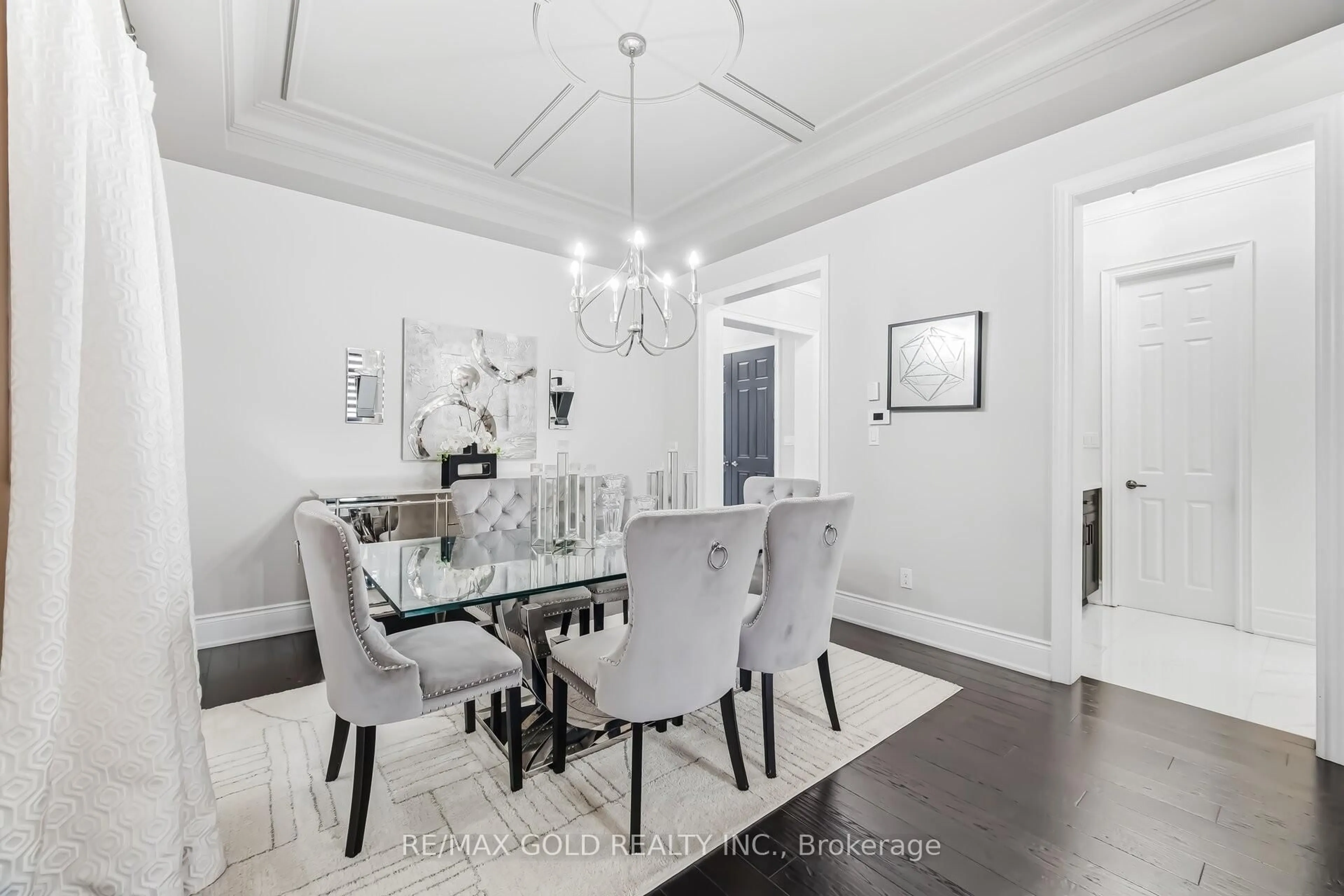 Dining room, unknown for 4 Spain Cres, Brampton Ontario L6P 4G8