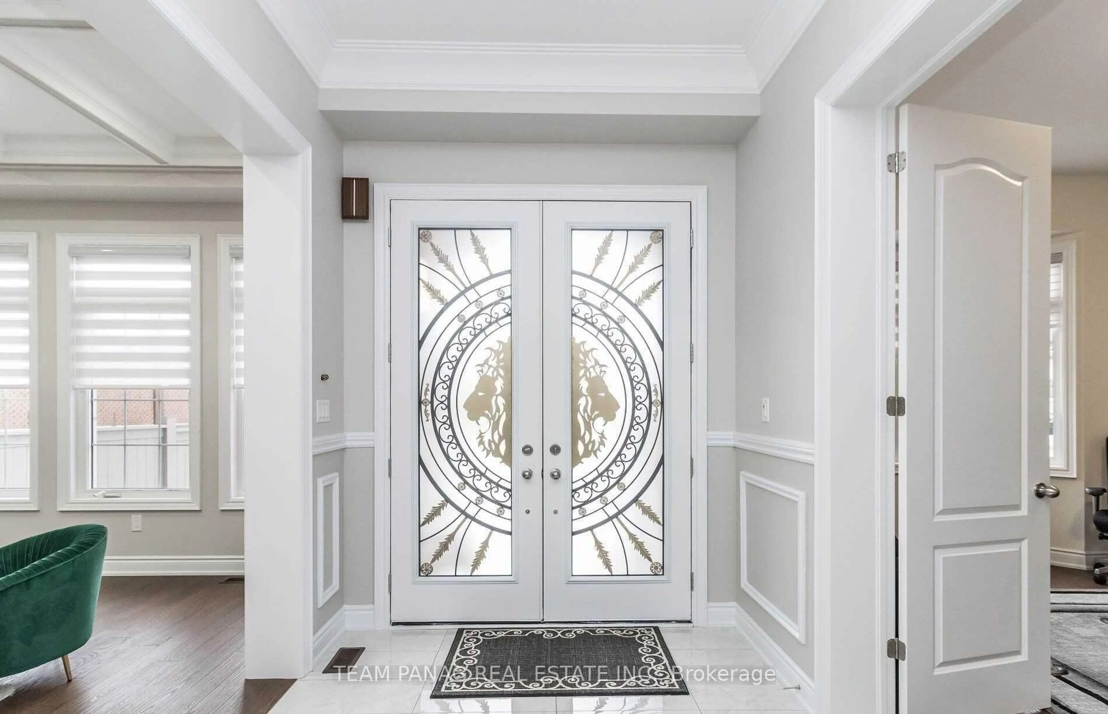 Indoor entryway for 5 Anatolia St, Brampton Ontario L6P 4L3