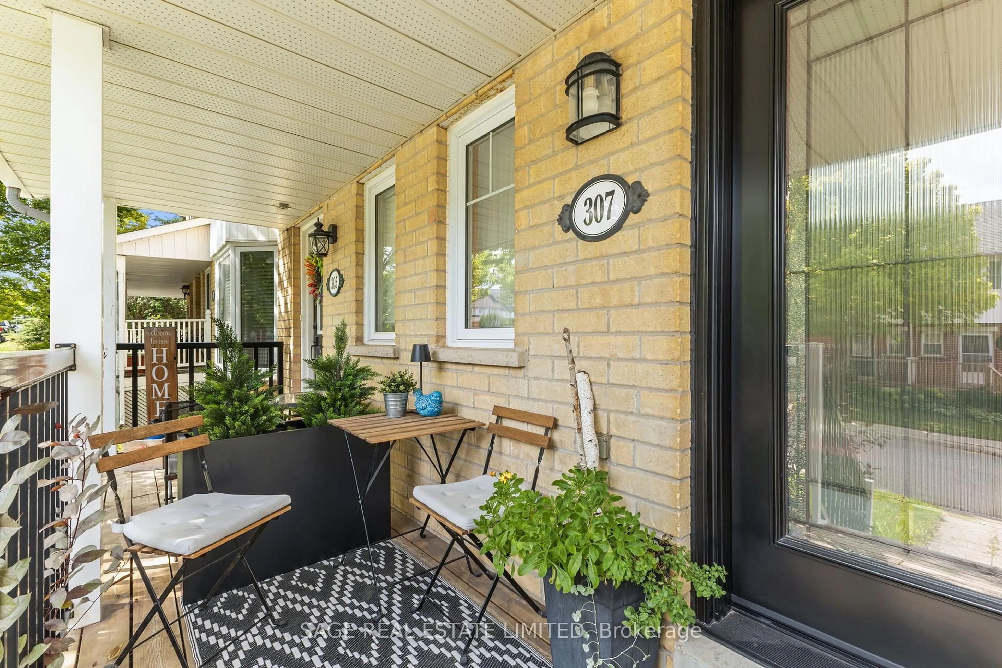 Patio, street for 307 Balsam St, Orangeville Ontario L9W 4X6